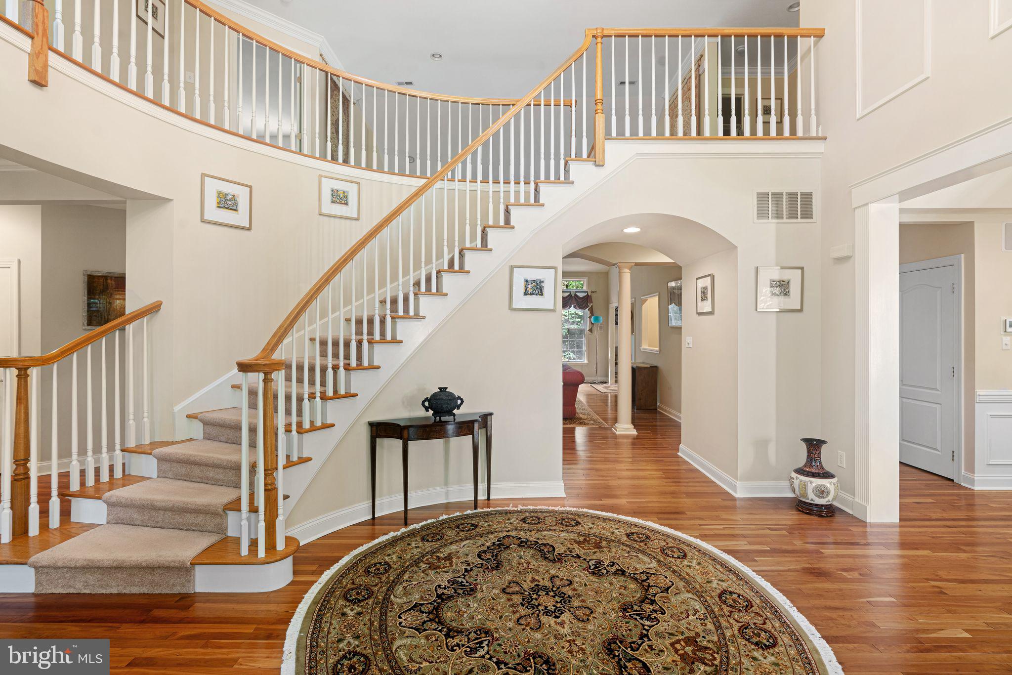 1227 COTSWOLD LANE