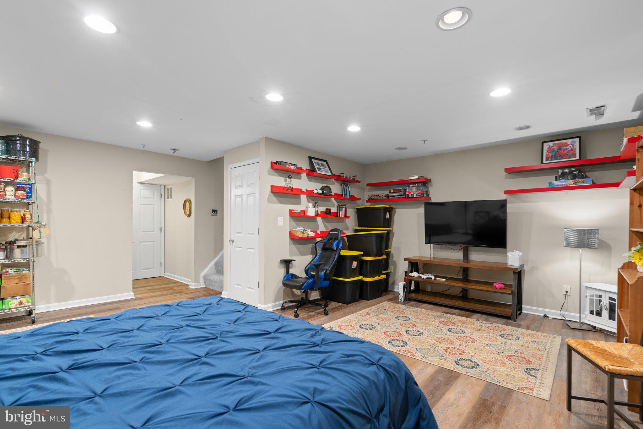 SEVEN OAKS - Residential