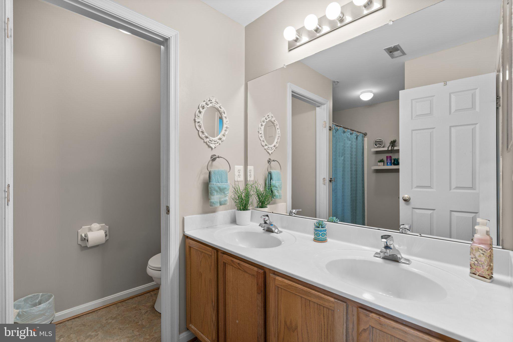 SEVEN OAKS - Residential