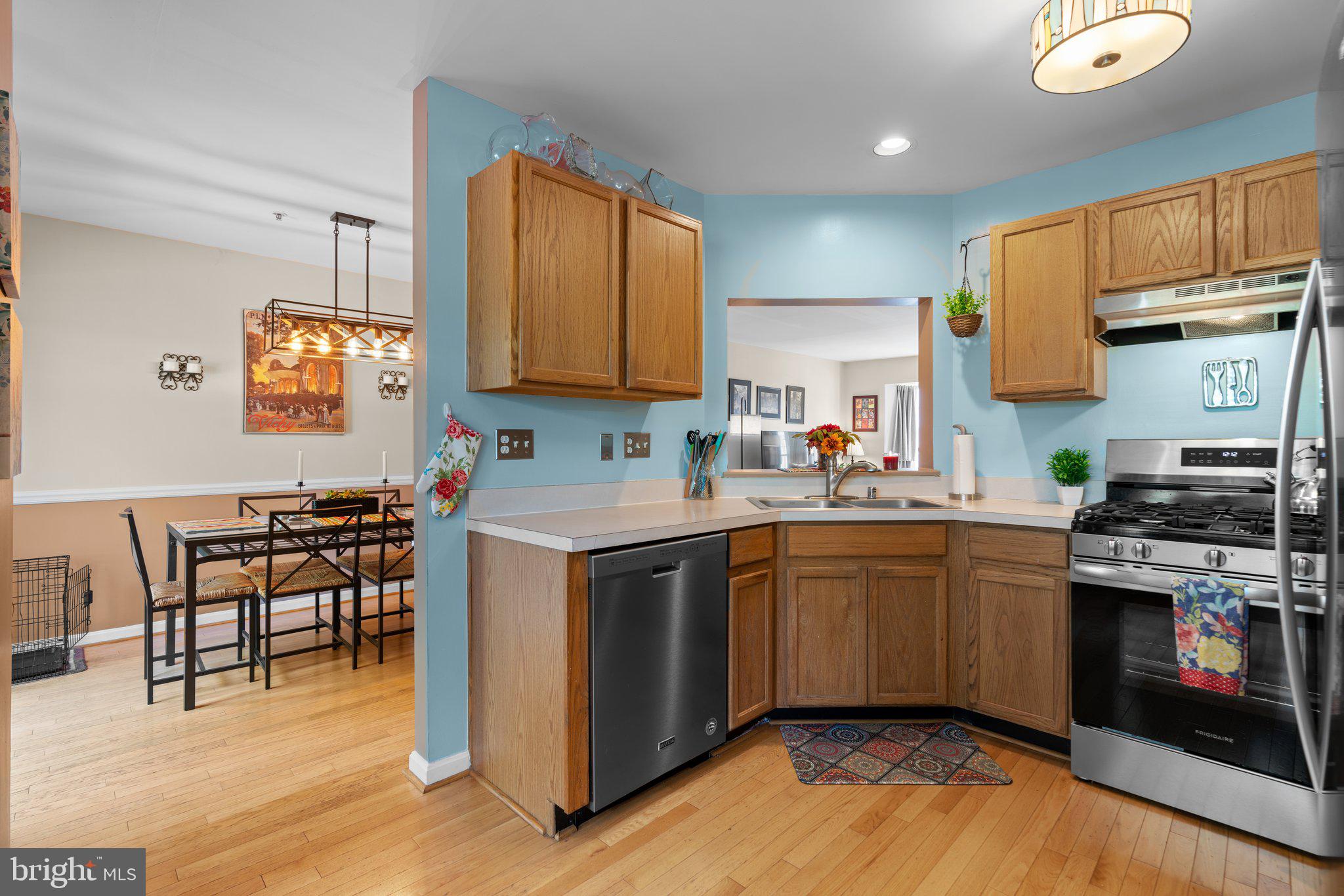 SEVEN OAKS - Residential