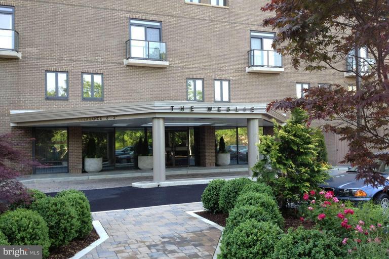 THE WESLIE - Residential Lease