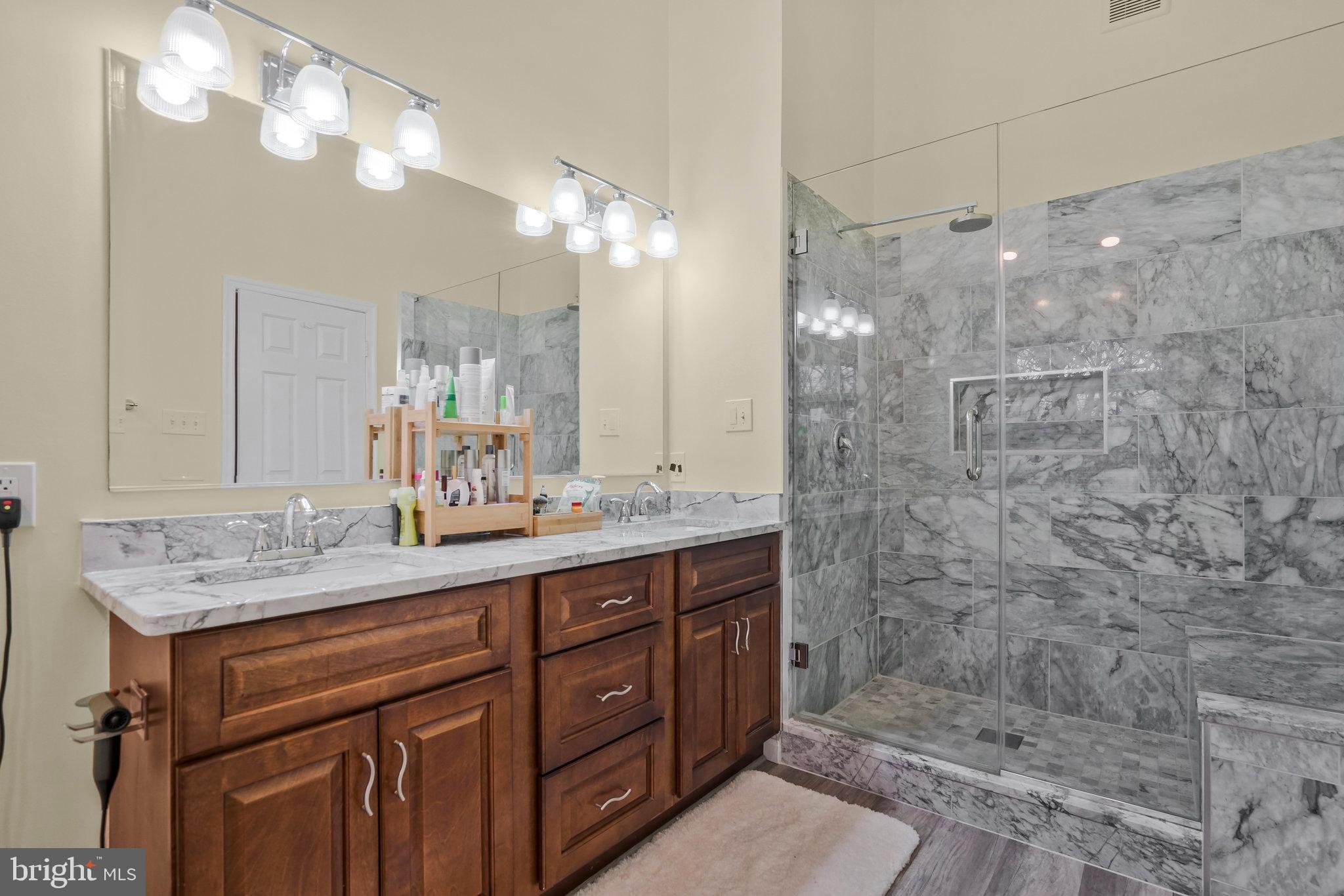 MIDDLEFORD - Residential