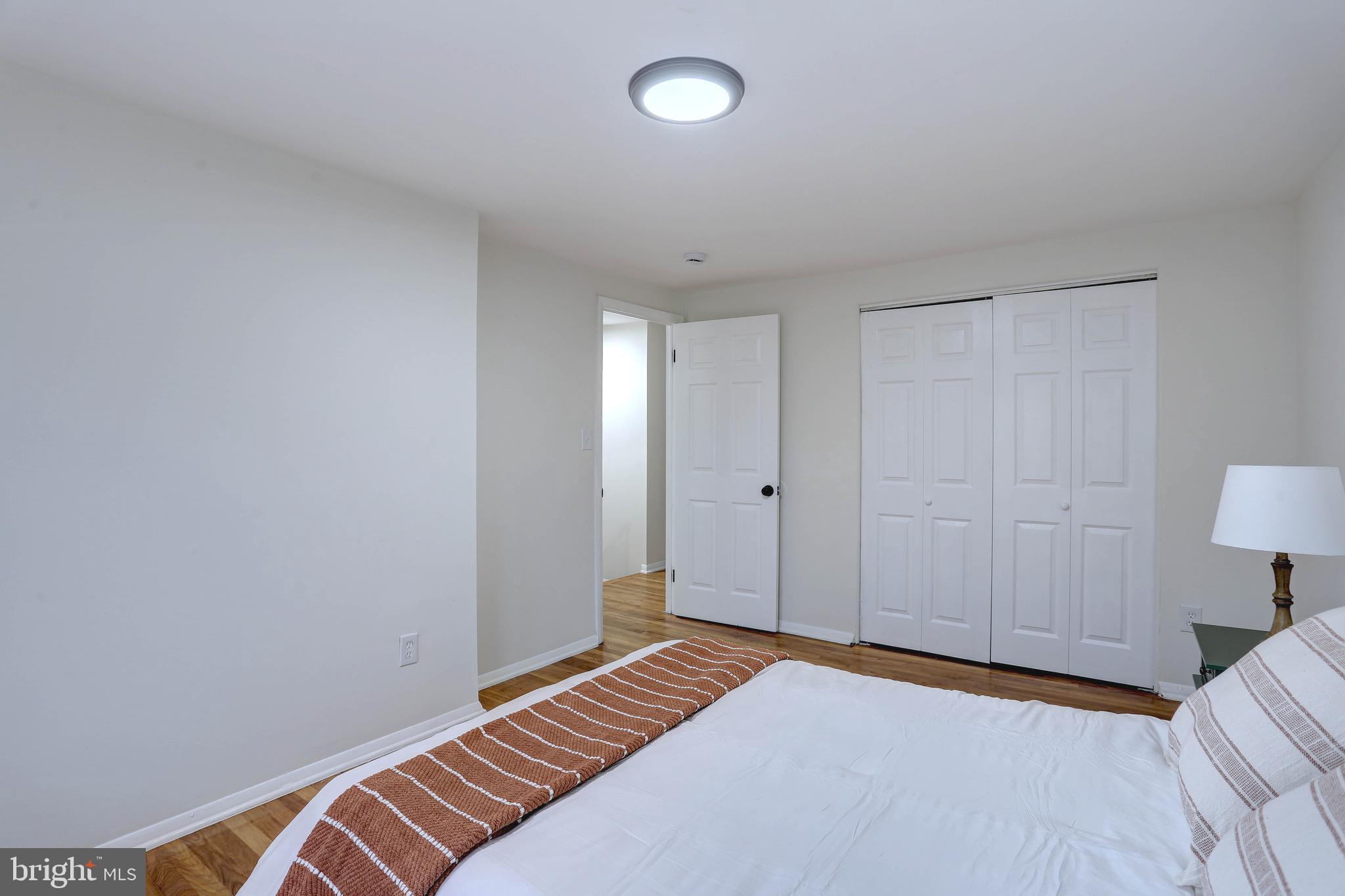 HOLLAND HILL - Residential