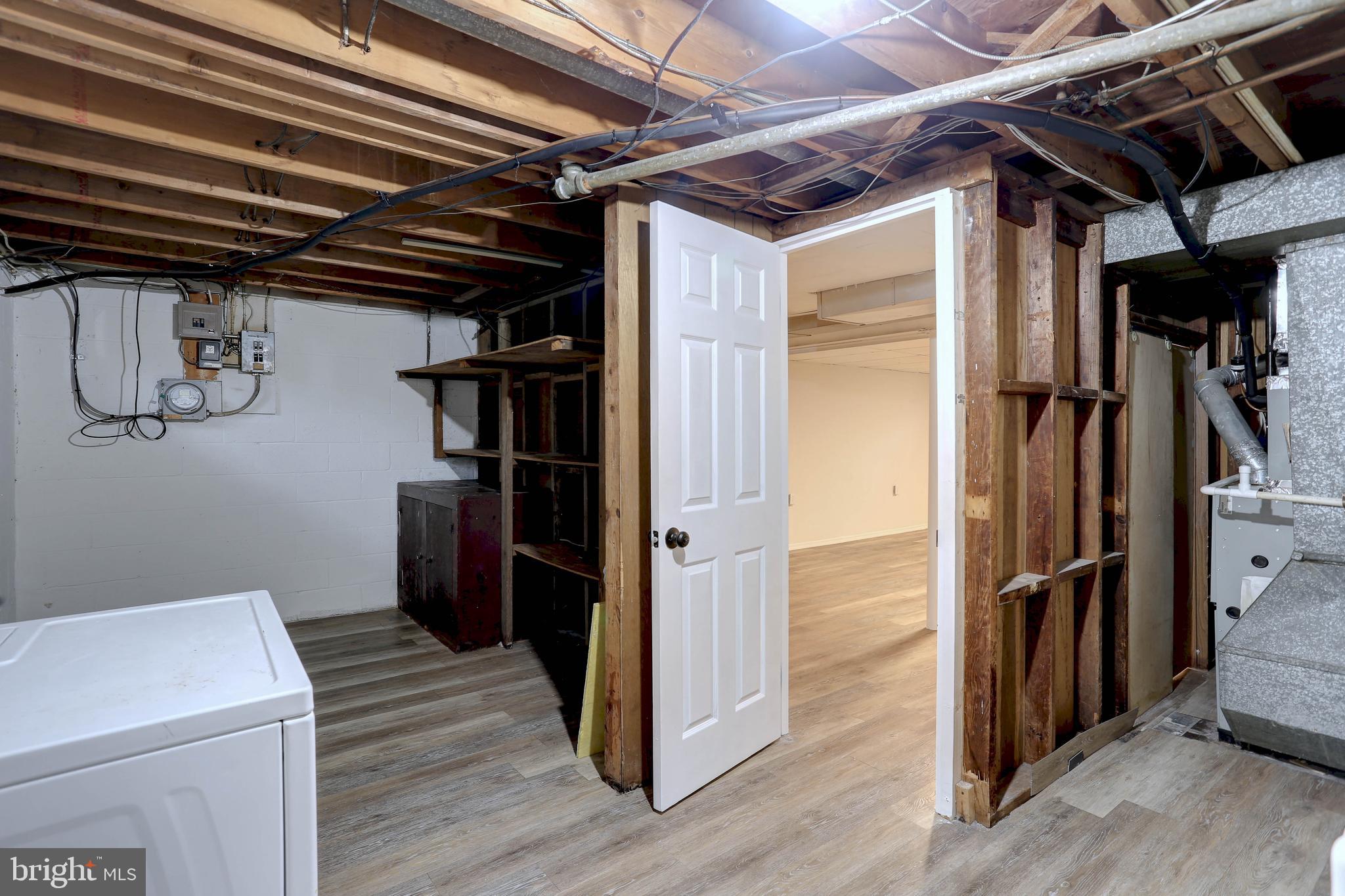 HOLLAND HILL - Residential