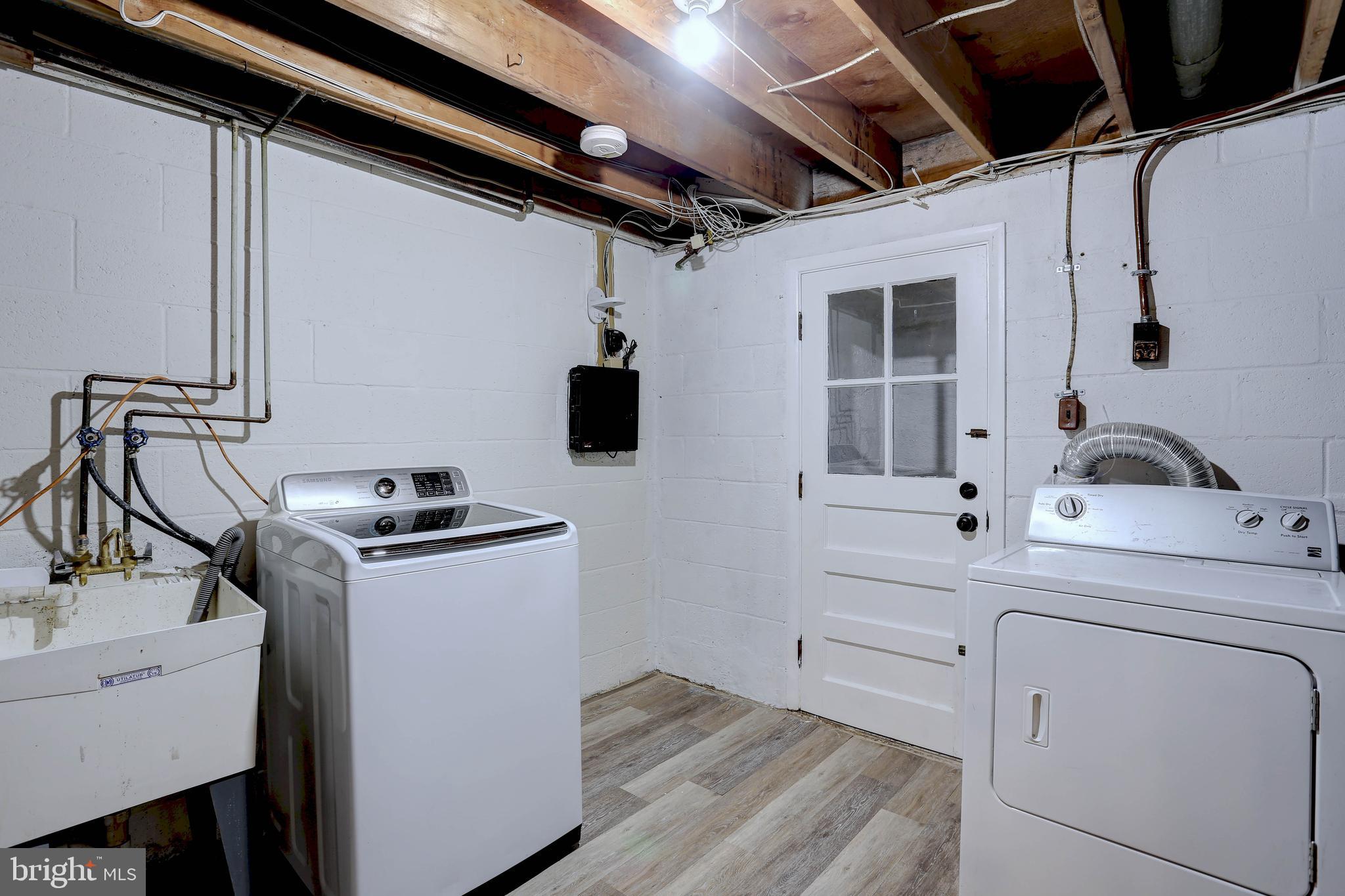 HOLLAND HILL - Residential