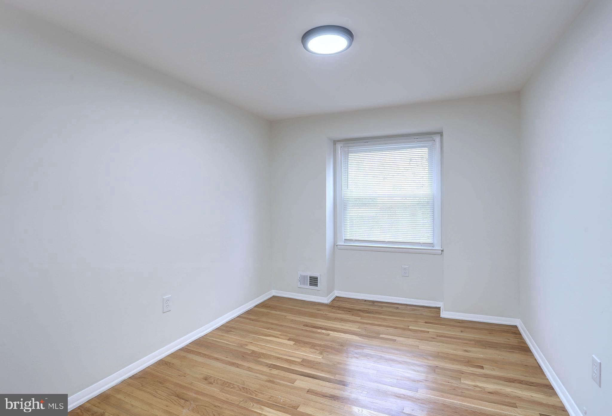 HOLLAND HILL - Residential