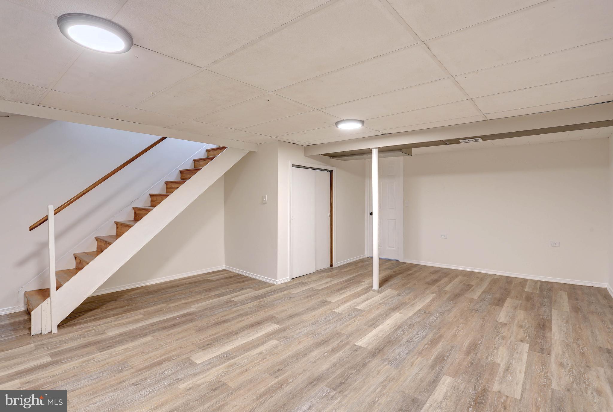 HOLLAND HILL - Residential