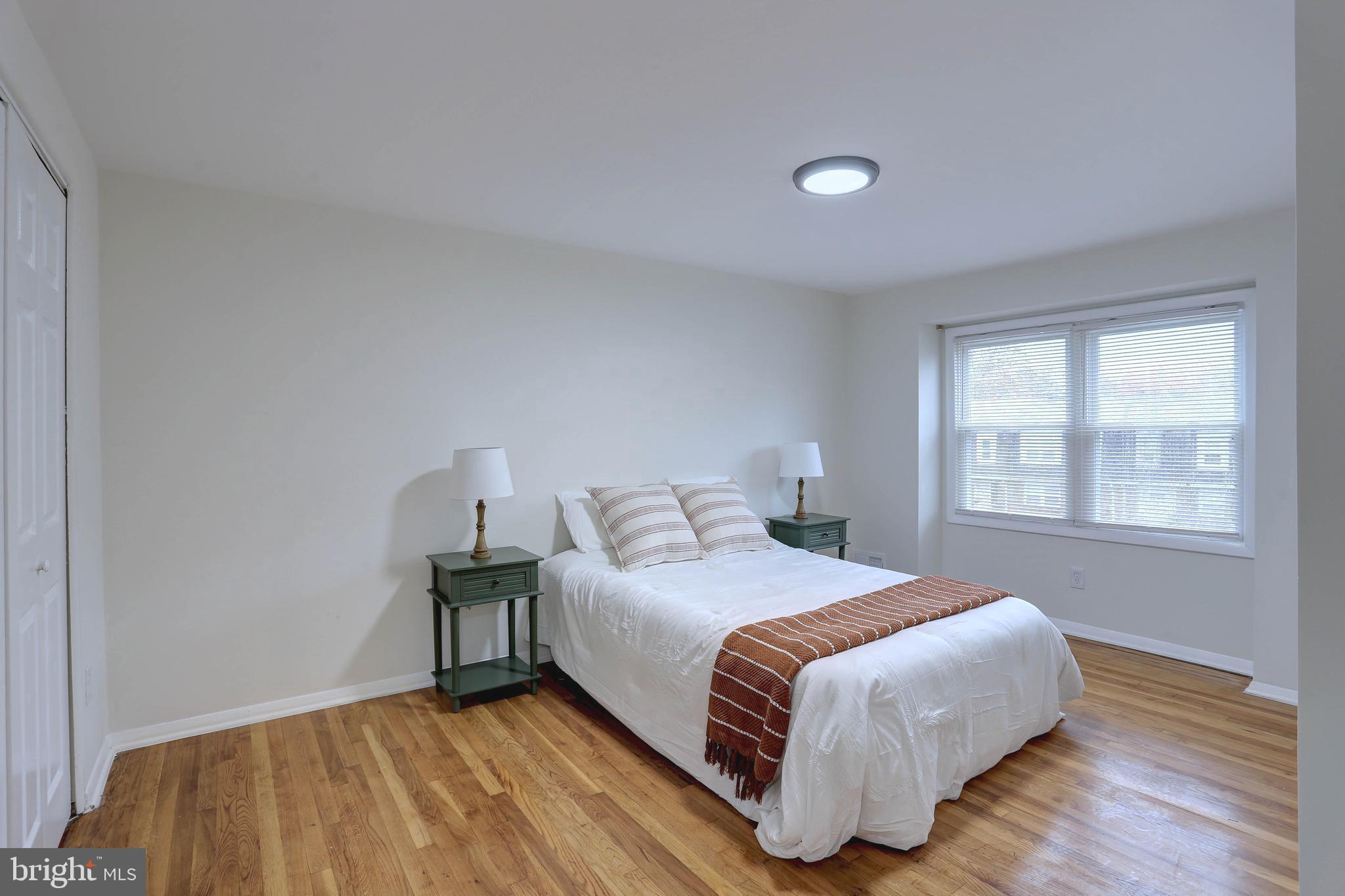 HOLLAND HILL - Residential