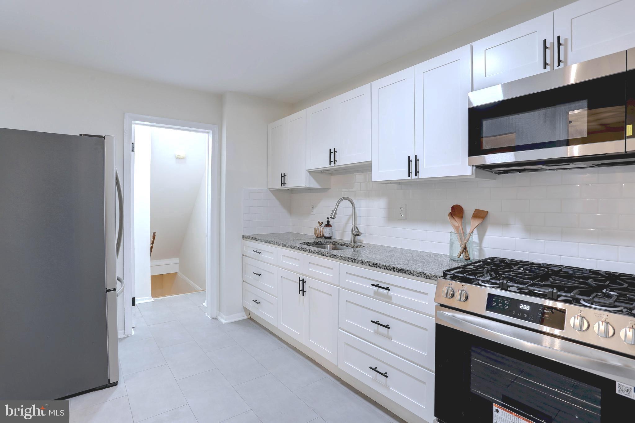 HOLLAND HILL - Residential