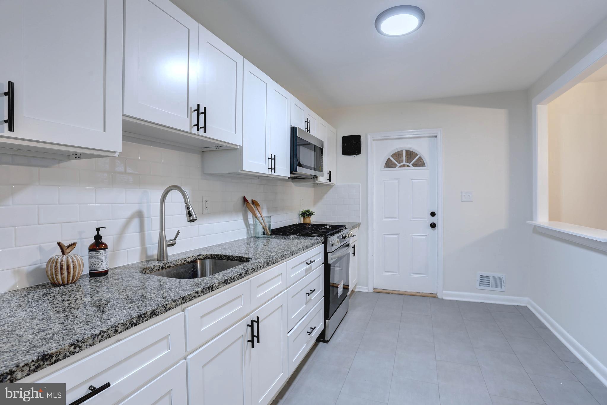 HOLLAND HILL - Residential