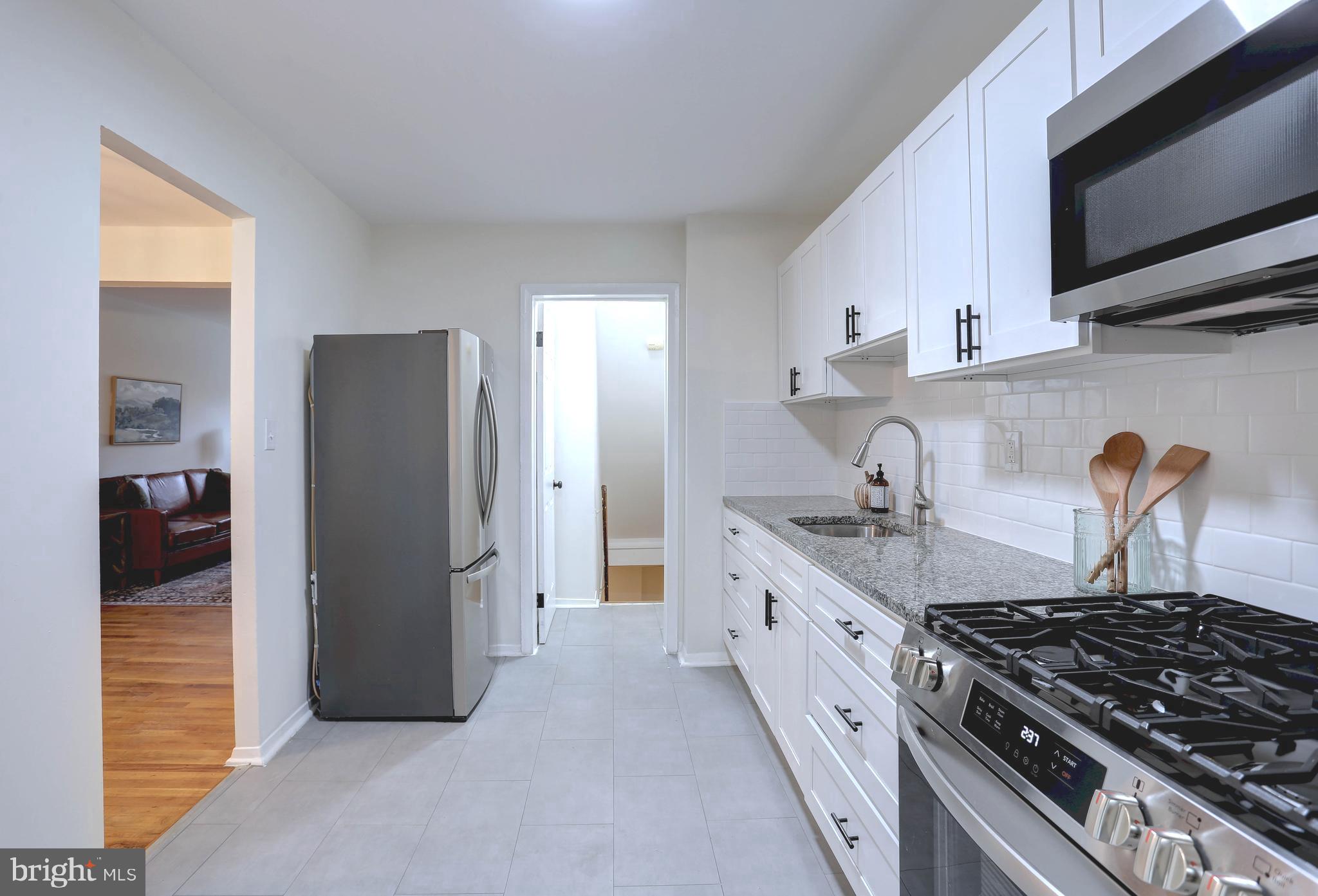 HOLLAND HILL - Residential