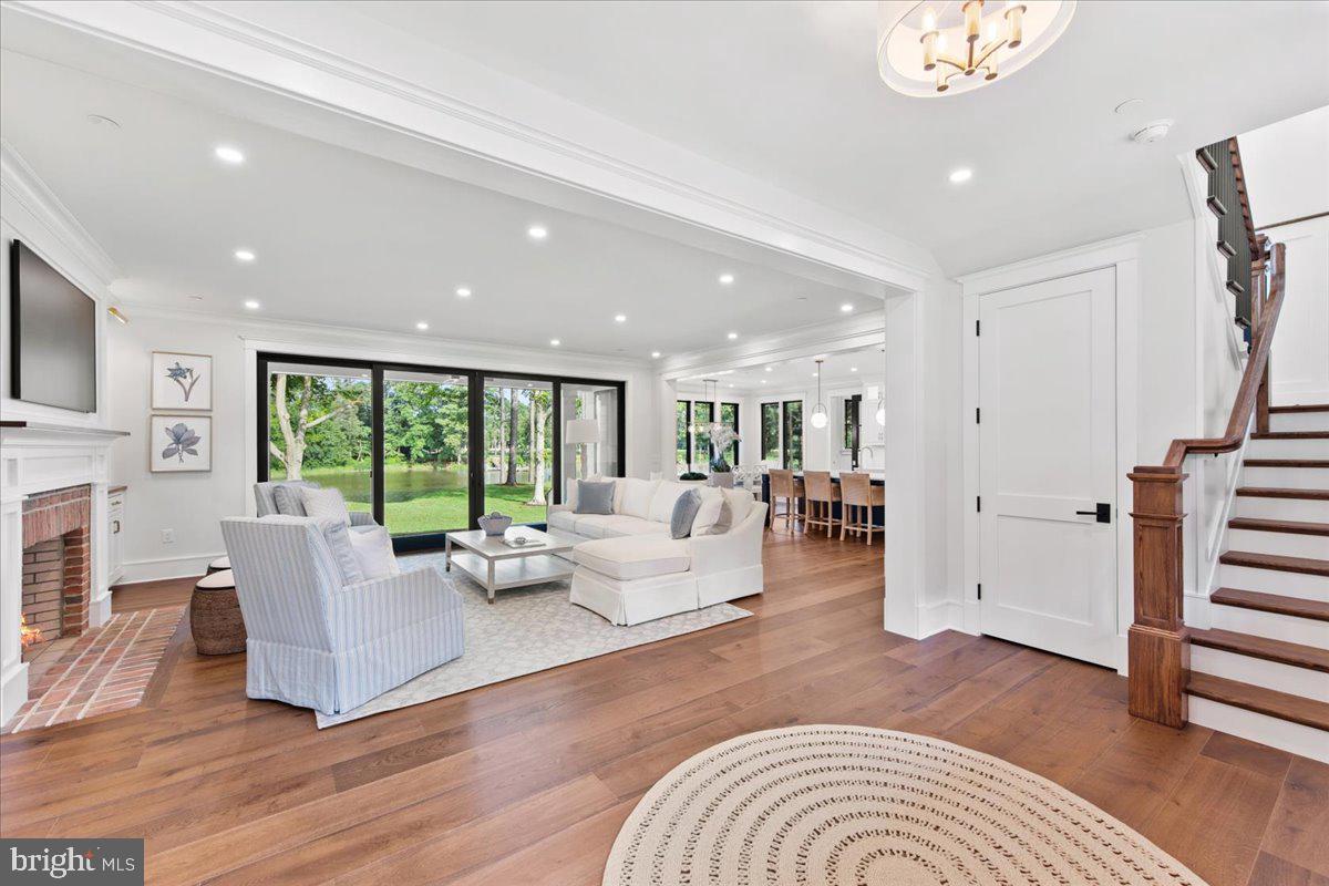 LEE HAVEN - Residential