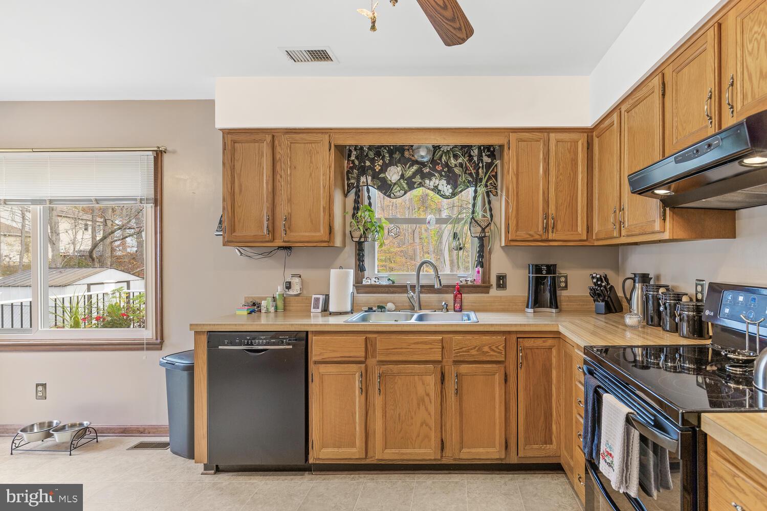 SHADOW WOODS - Residential