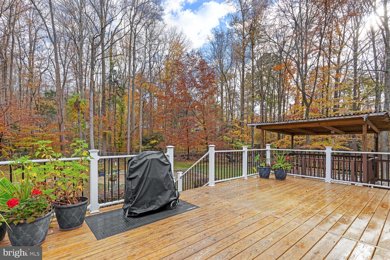 SHADOW WOODS - Residential