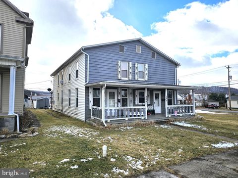 Multifamily For Sale - 204-206 4th Avenue<br/> Mifflin County, BURNHAM, PA 17009