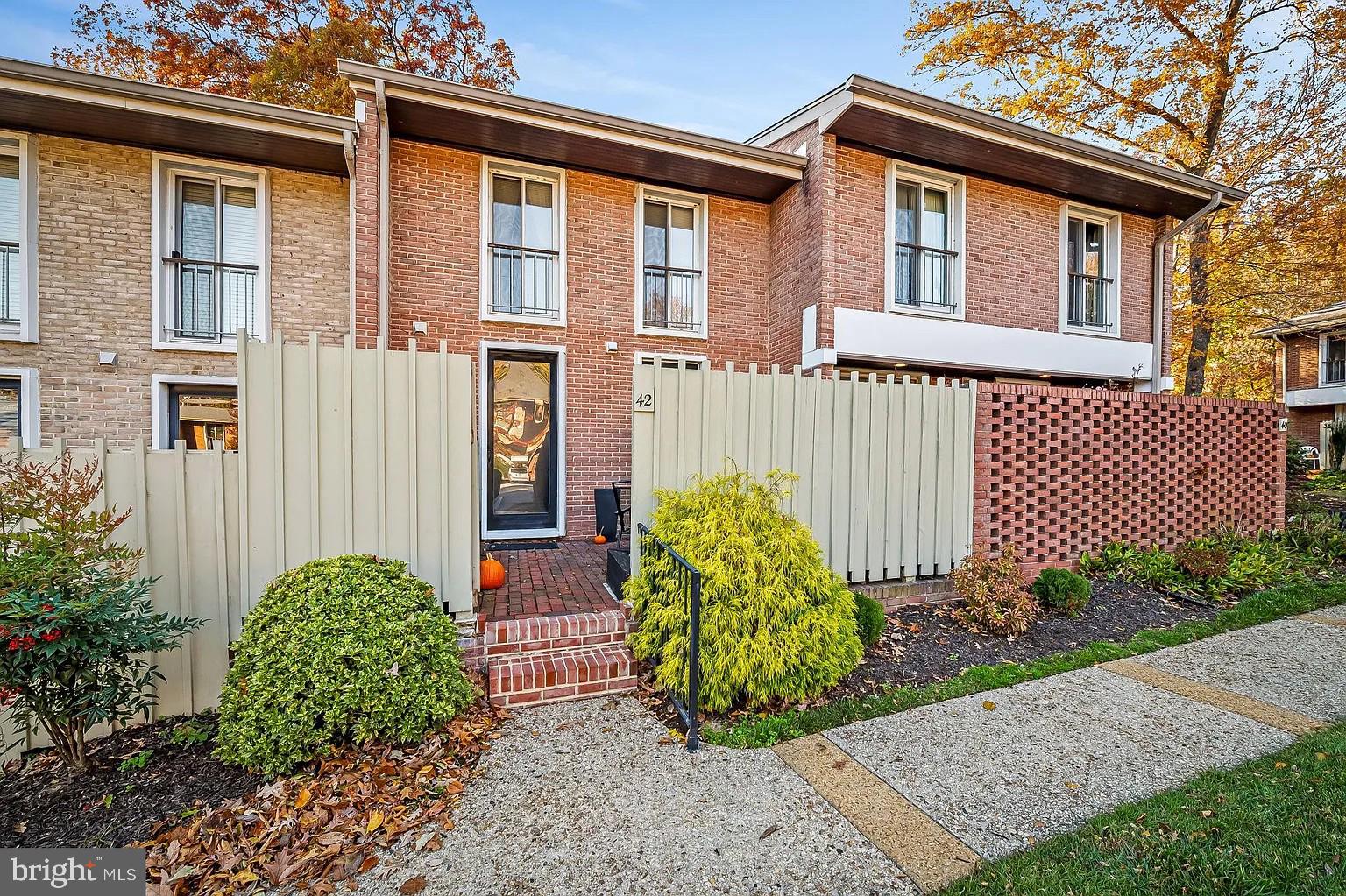 42 BOUTON GREEN COURT