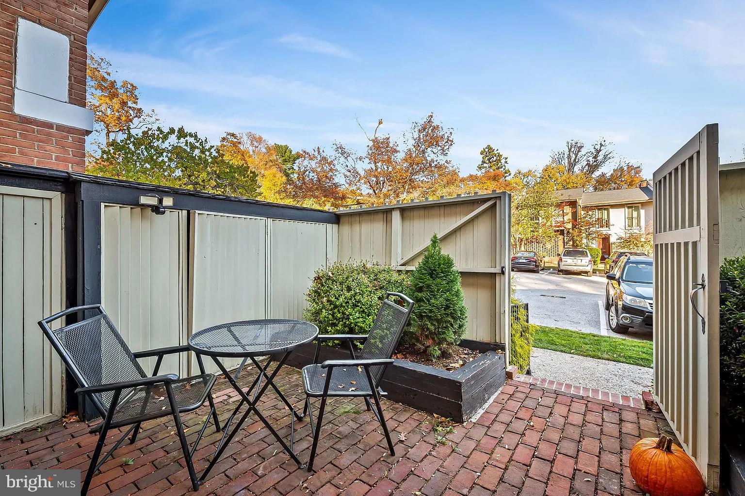 42 BOUTON GREEN COURT