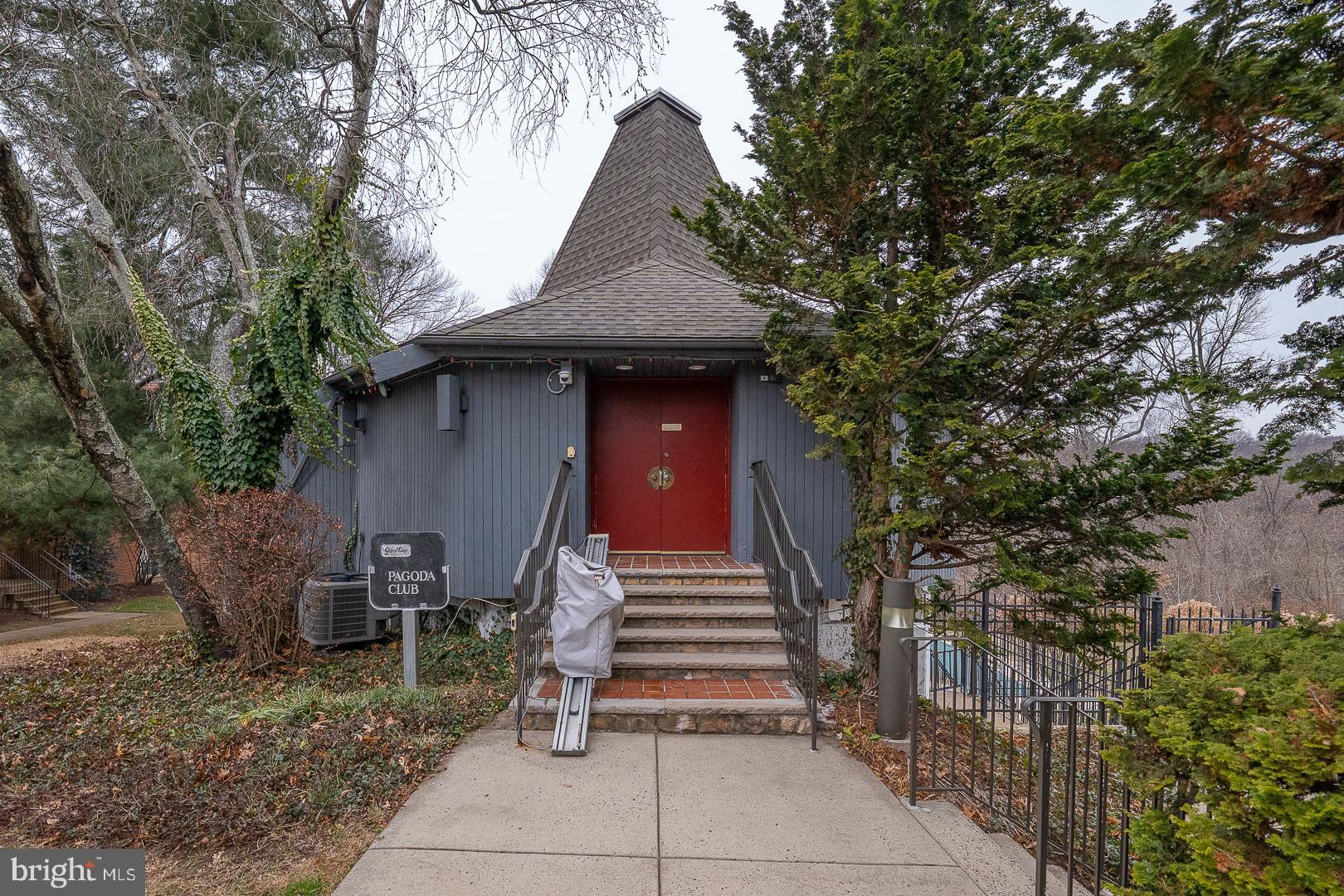 EAST FALLS - Residential