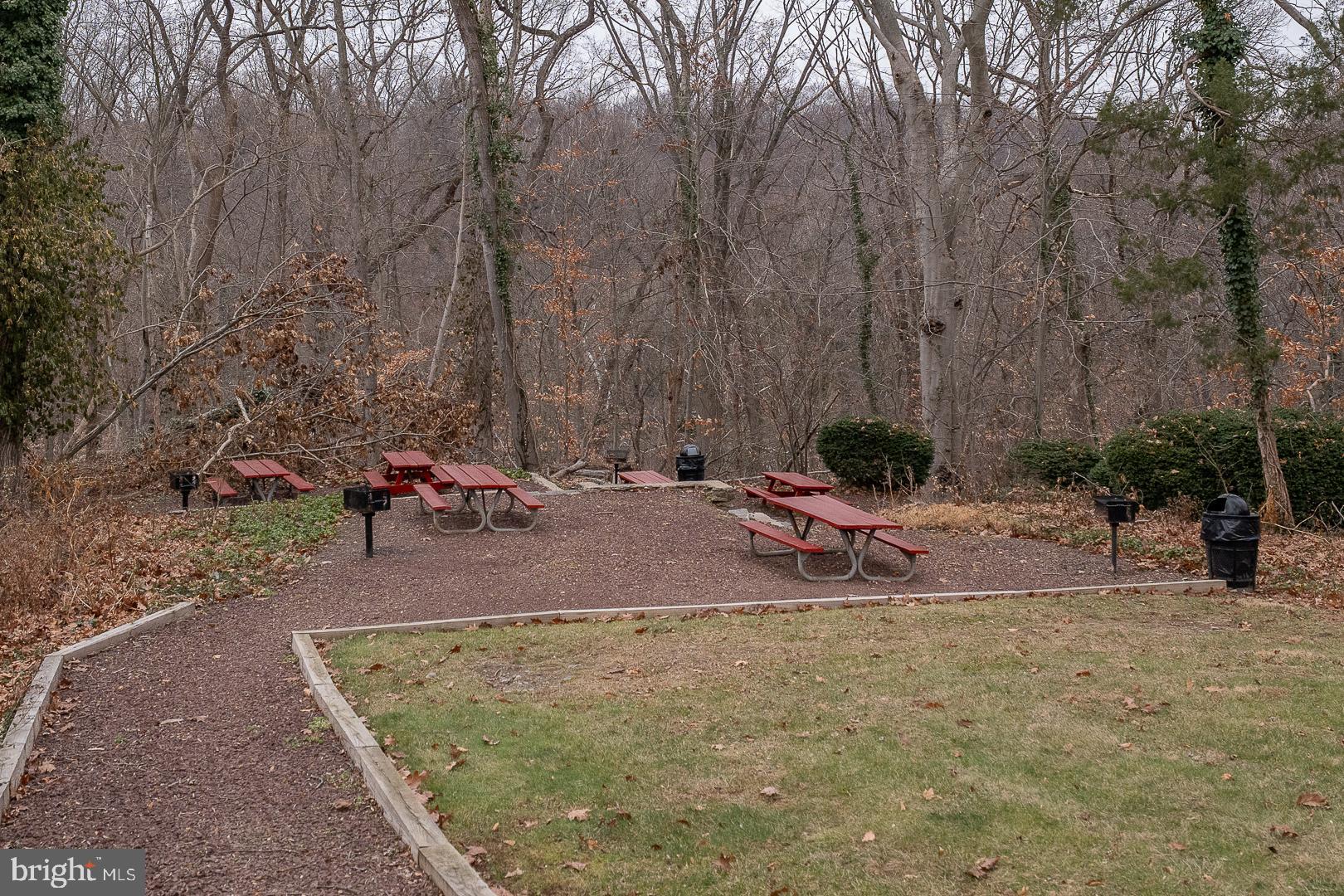 EAST FALLS - Residential