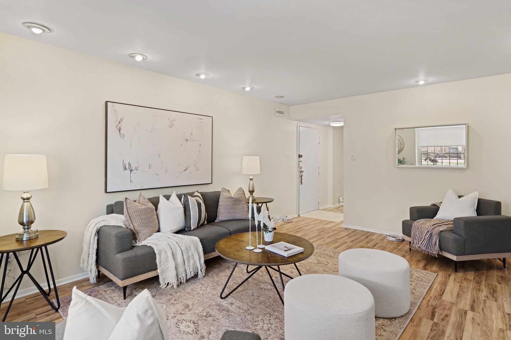 EAST FALLS - Residential