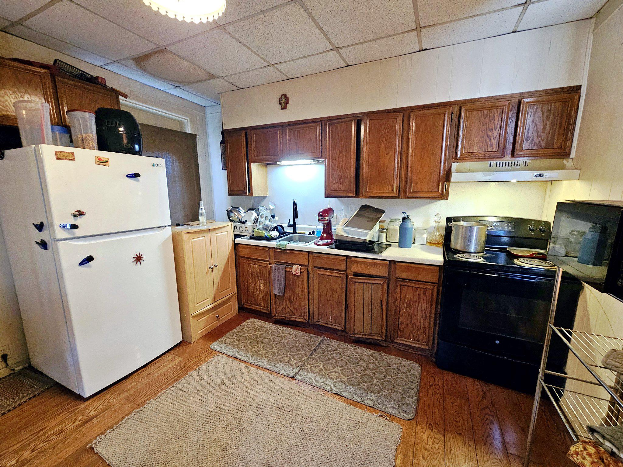 825 WALNUT STREET