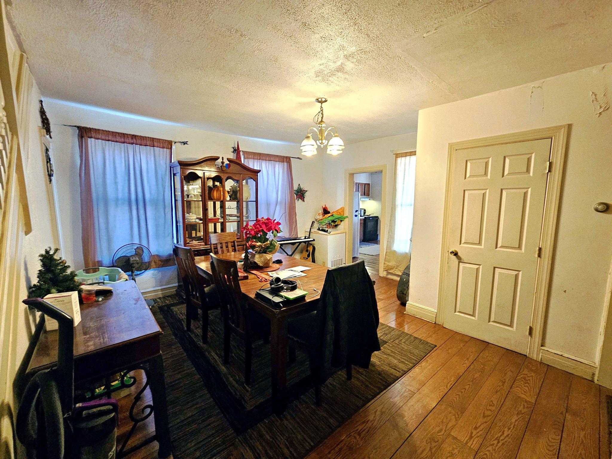 825 WALNUT STREET
