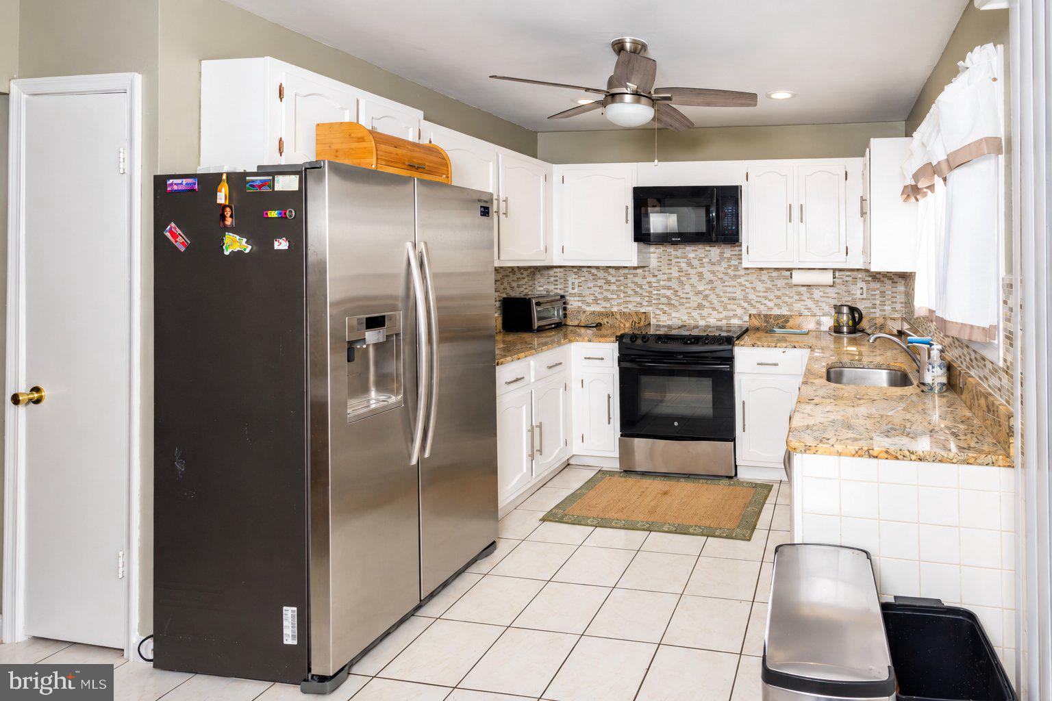 9701 CEDARHOLLOW LANE