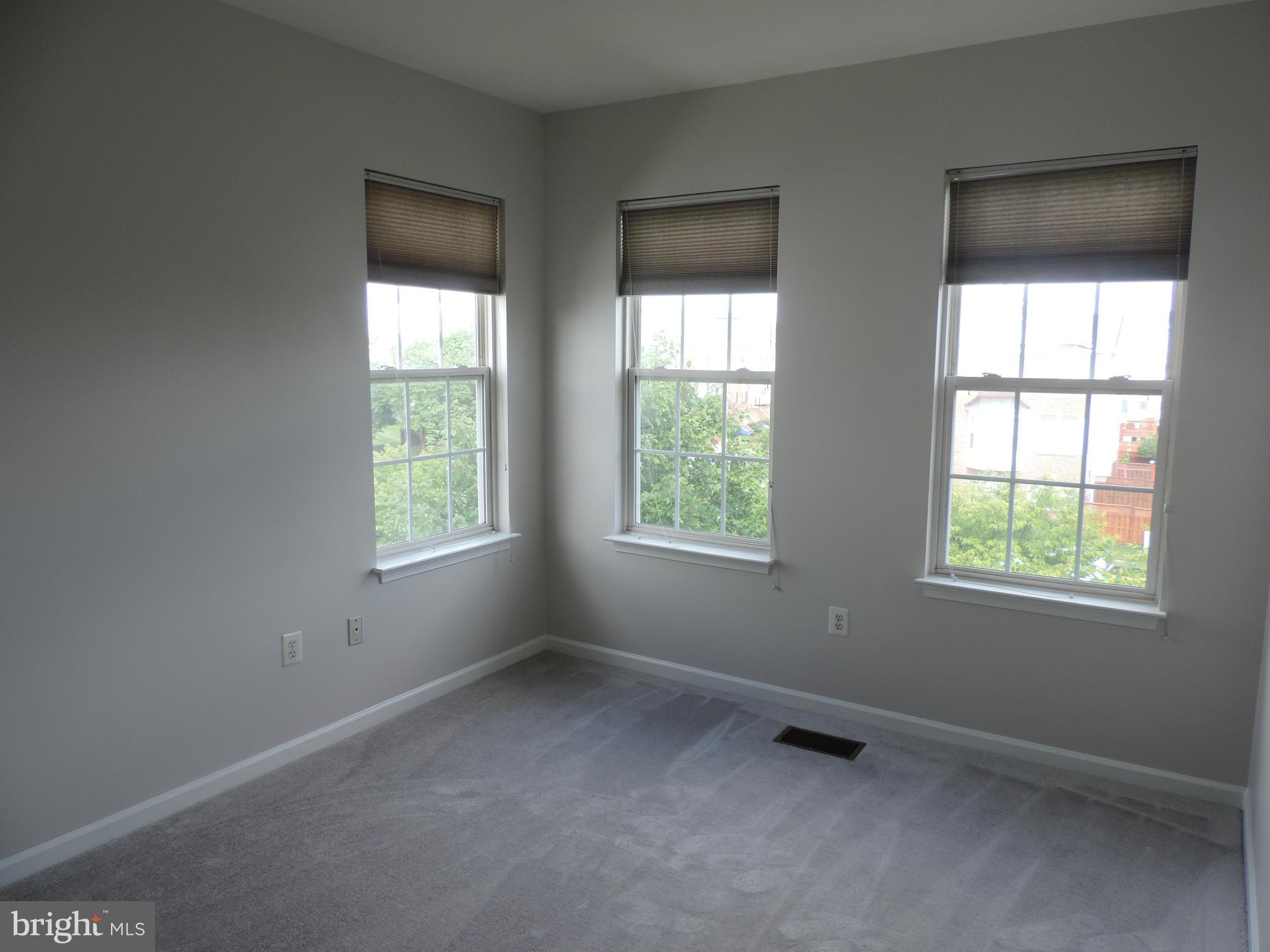 AUTUMN CHASE HUNT - Residential Lease