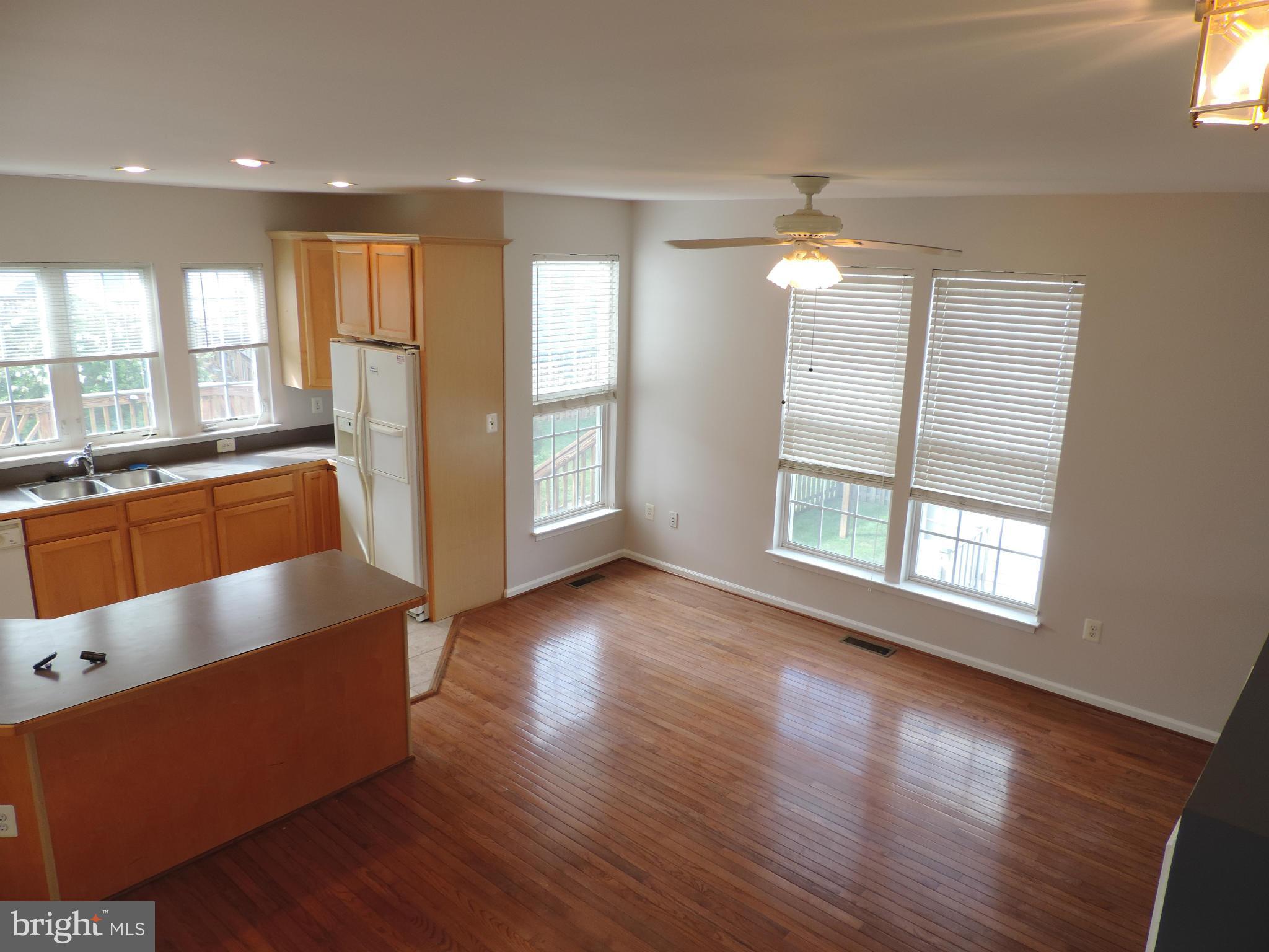 AUTUMN CHASE HUNT - Residential Lease