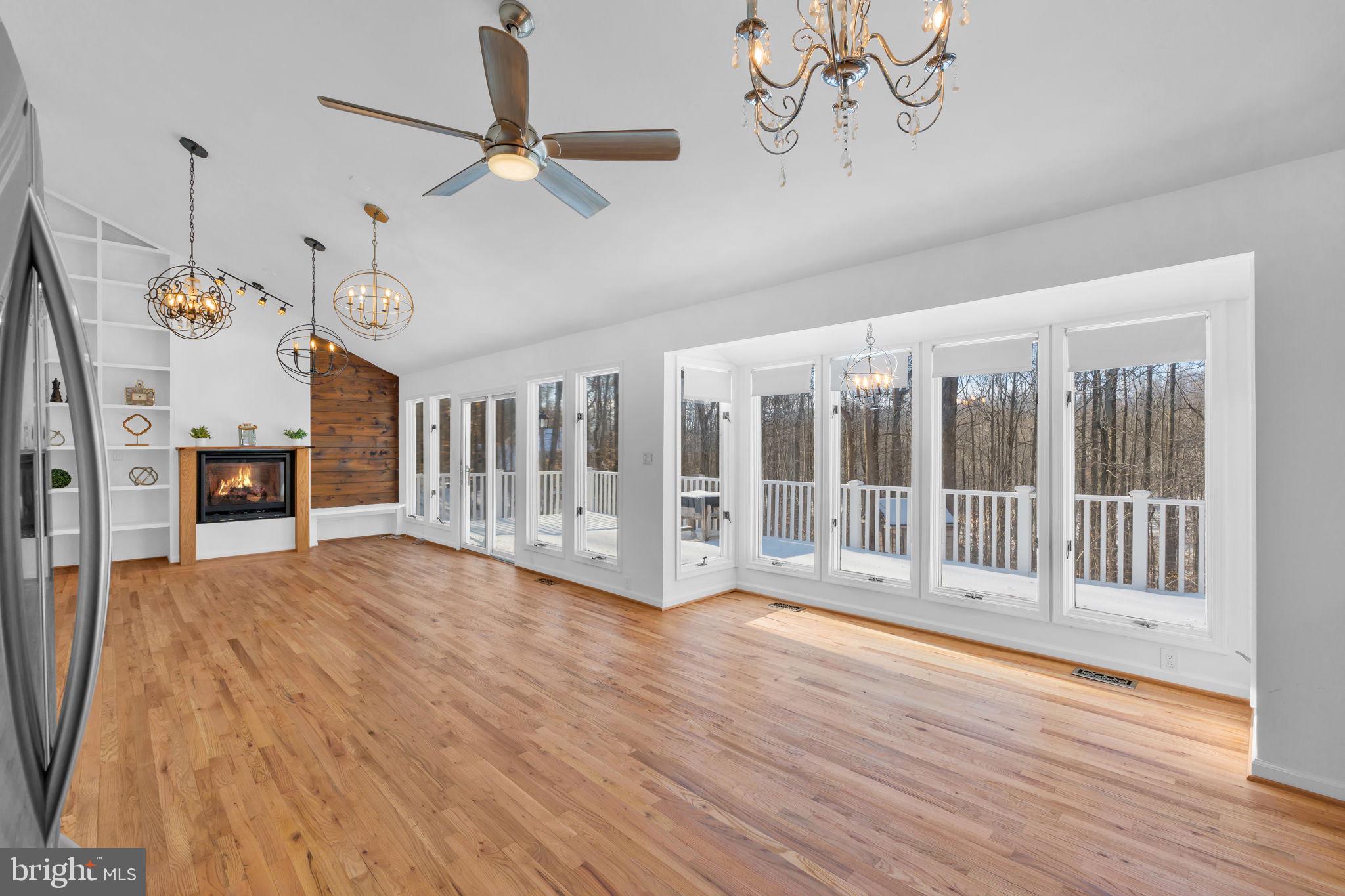 BREEZY POINT - Residential