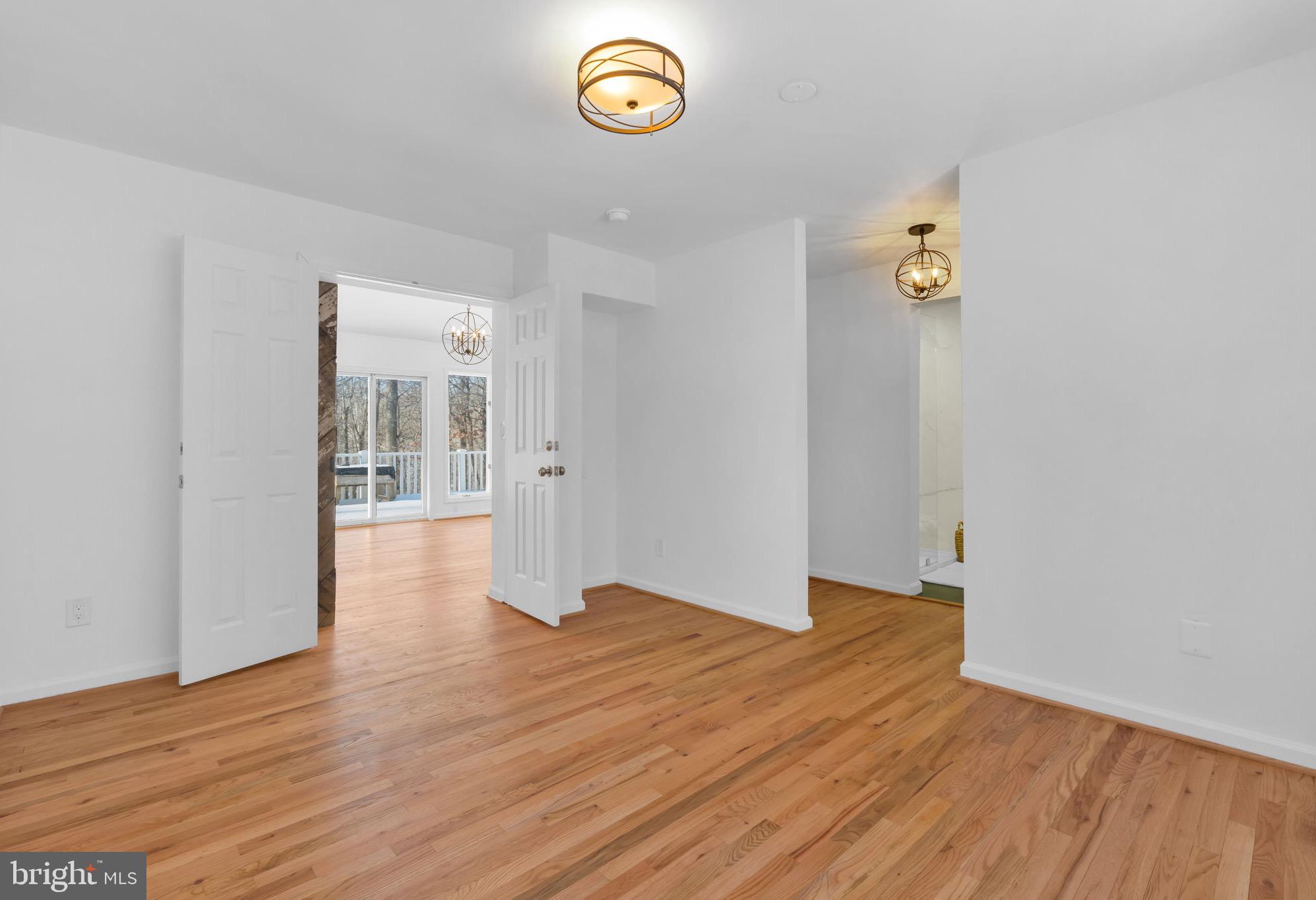 BREEZY POINT - Residential