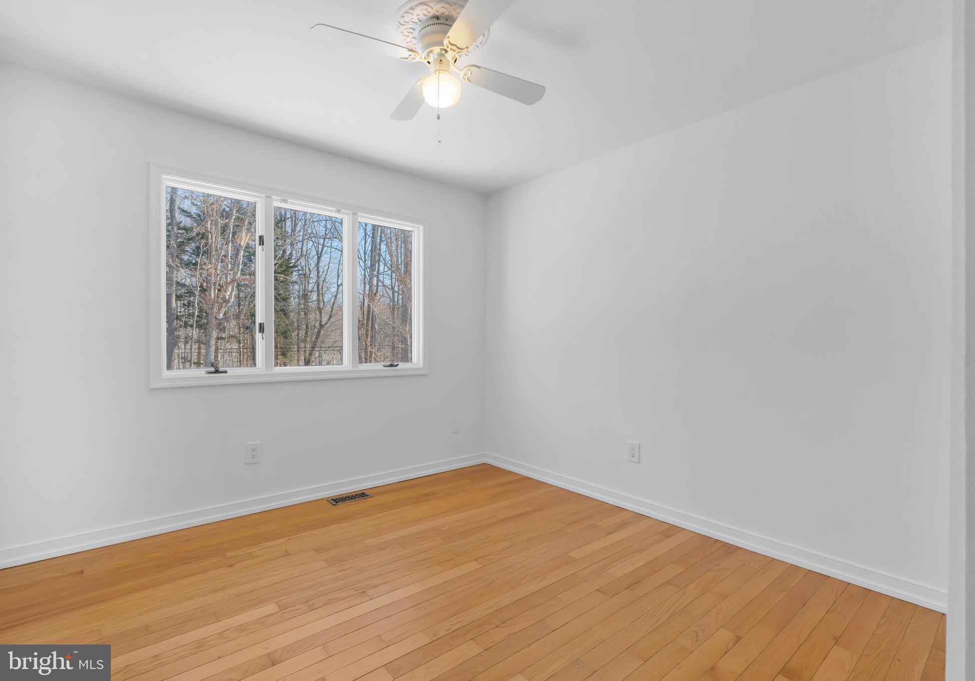 BREEZY POINT - Residential