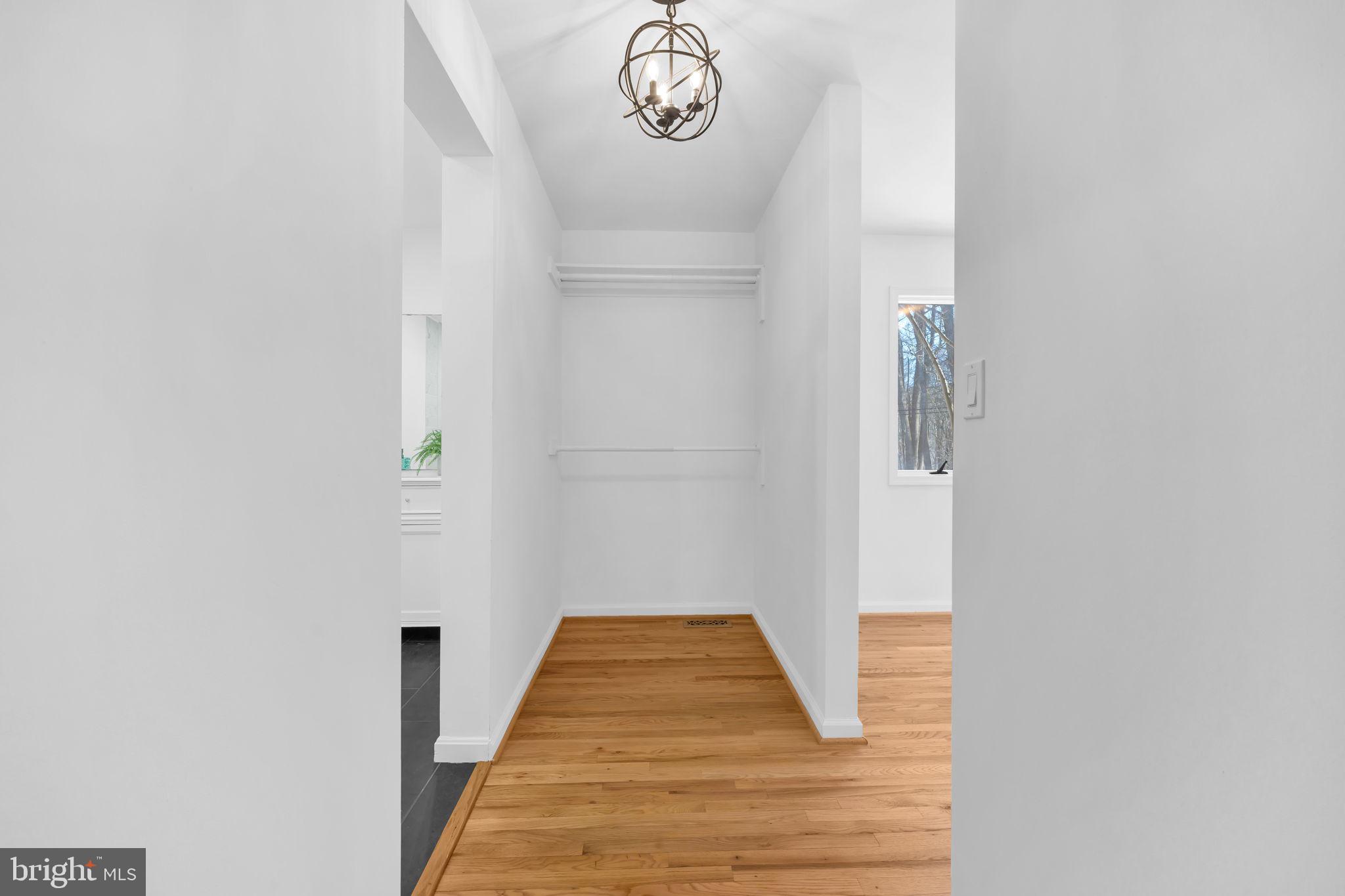 BREEZY POINT - Residential