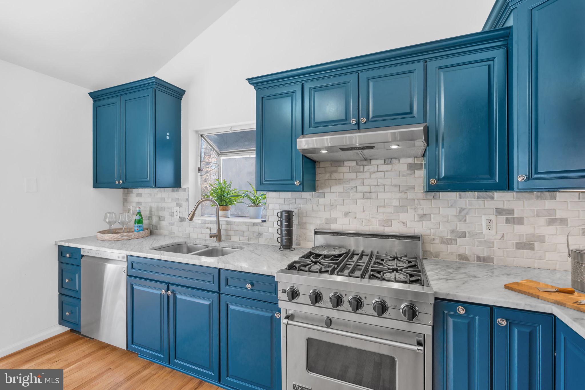 BREEZY POINT - Residential