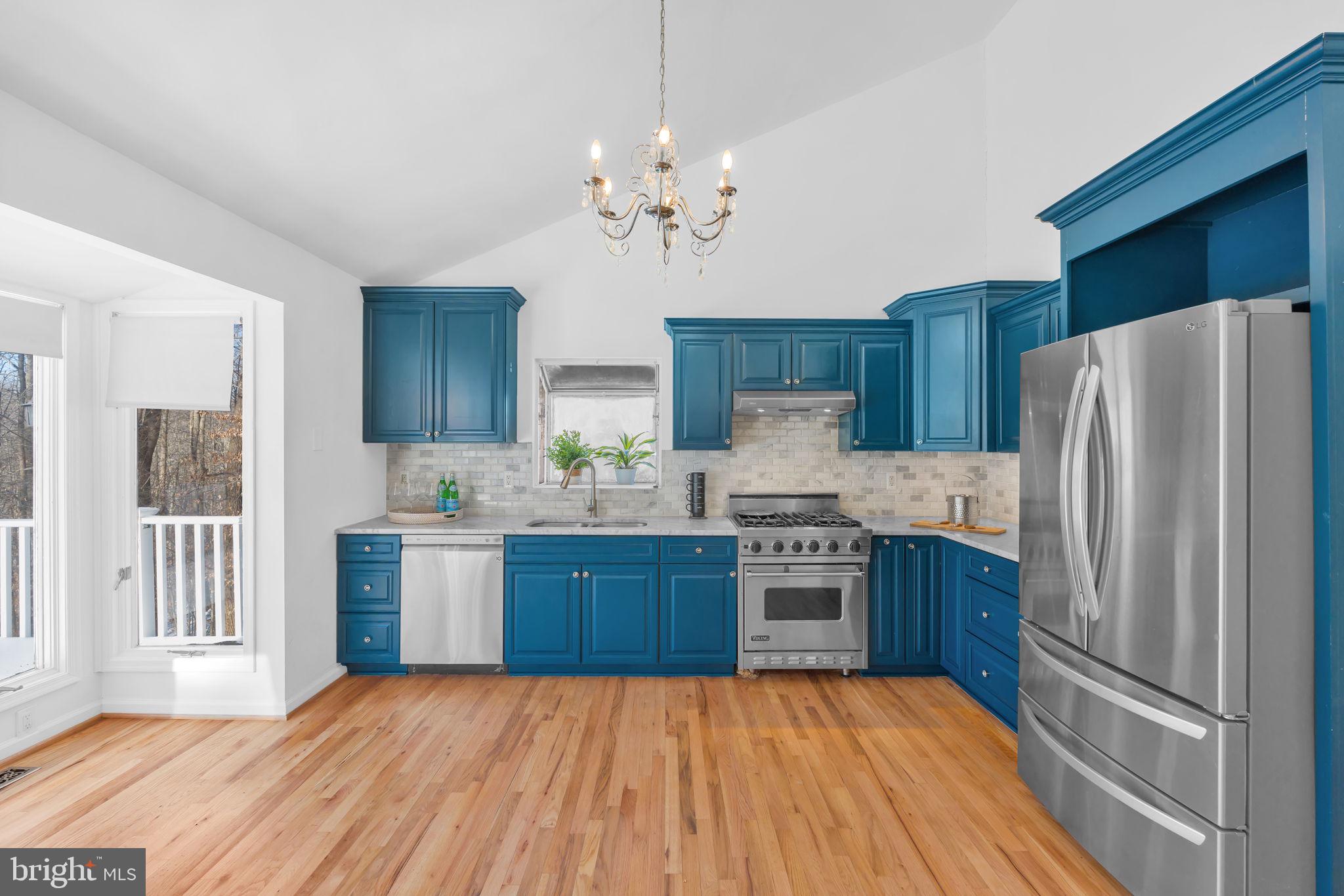 BREEZY POINT - Residential