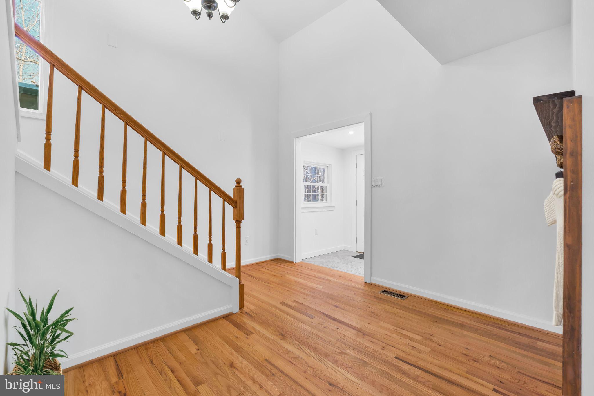 BREEZY POINT - Residential