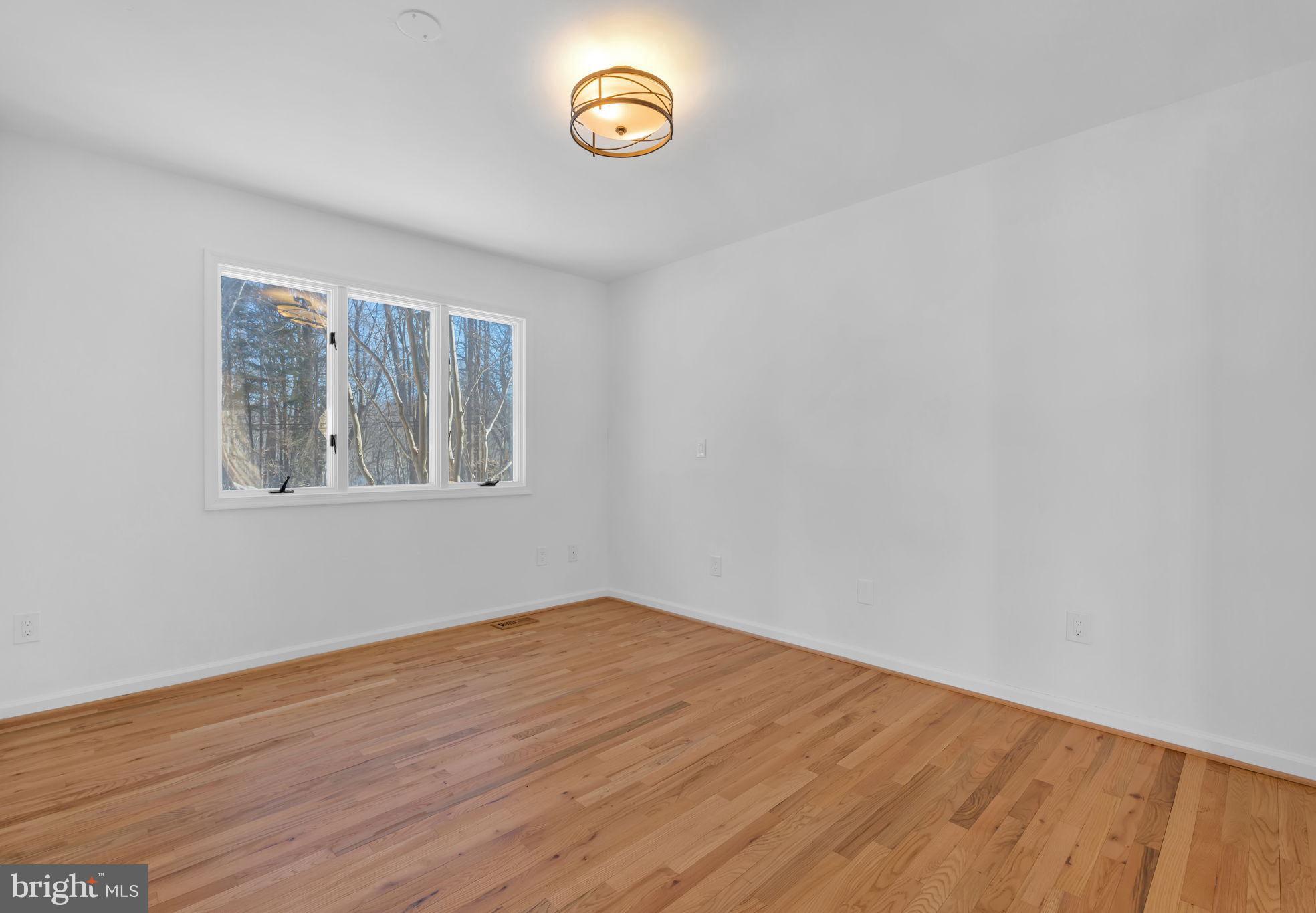 BREEZY POINT - Residential