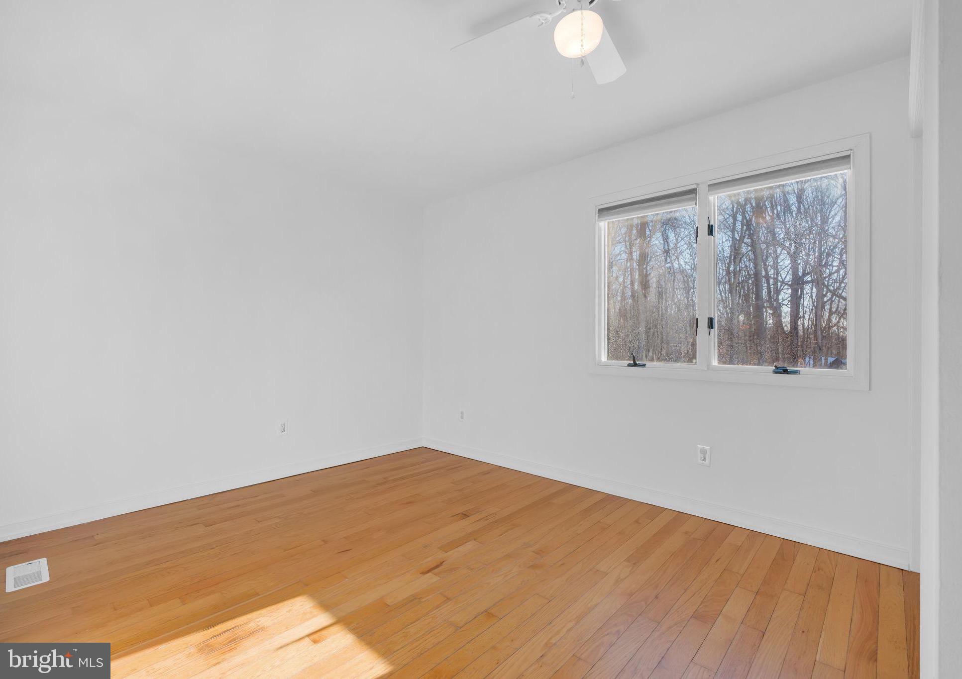 BREEZY POINT - Residential