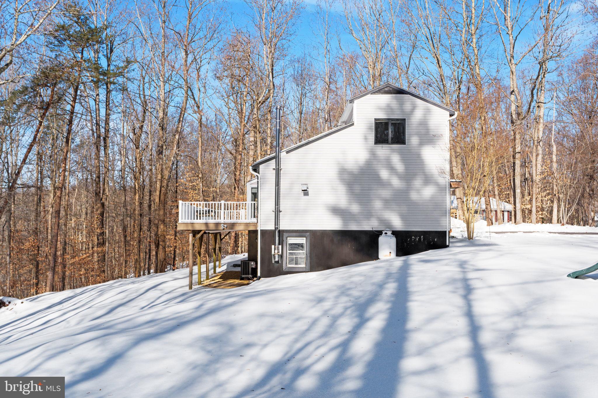 BREEZY POINT - Residential