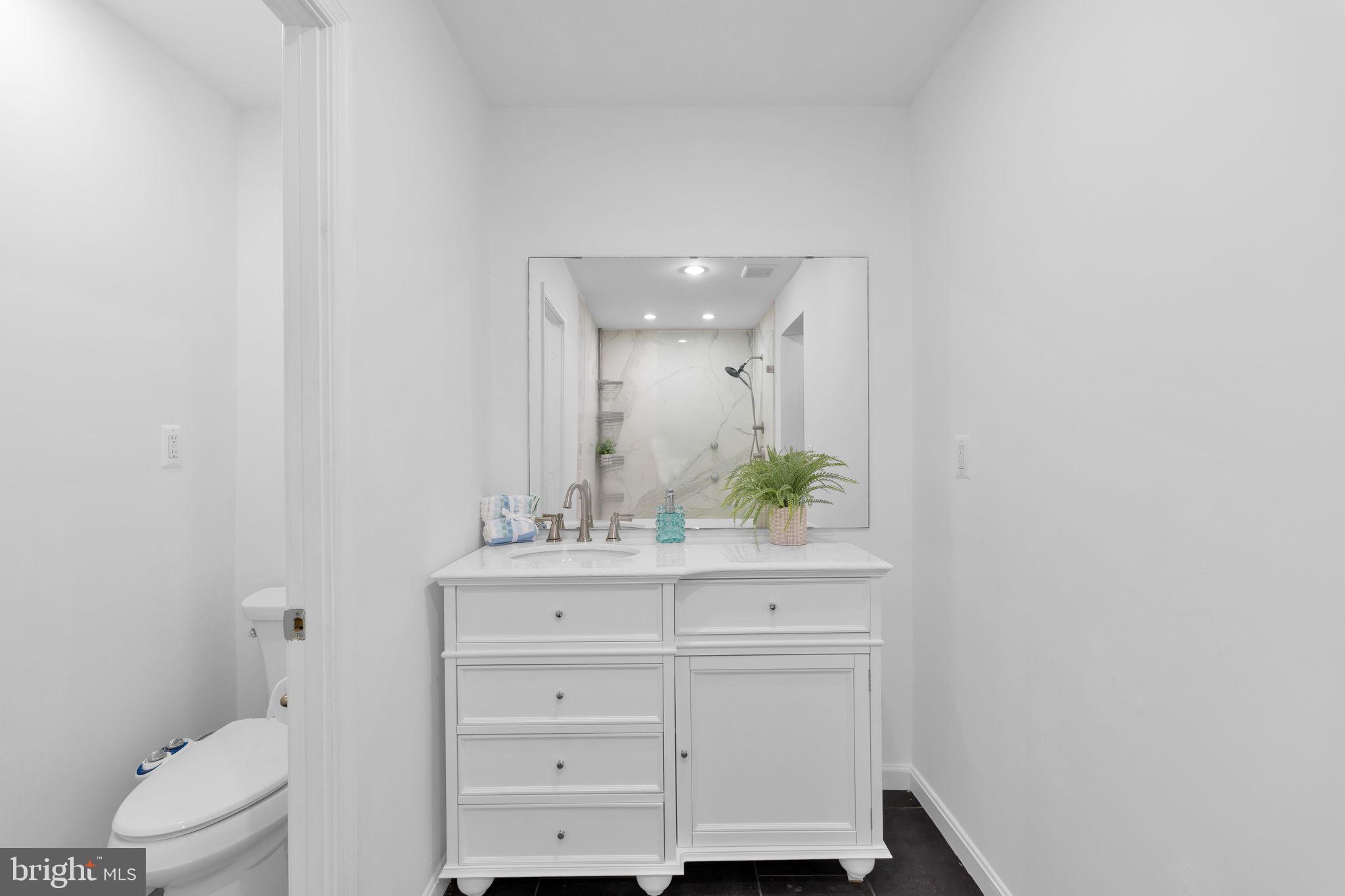 BREEZY POINT - Residential