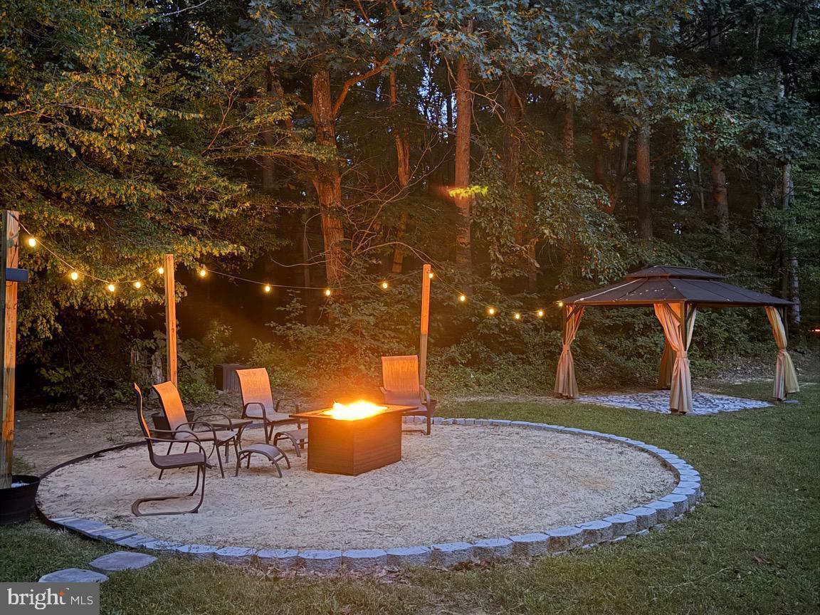 BREEZY POINT - Residential