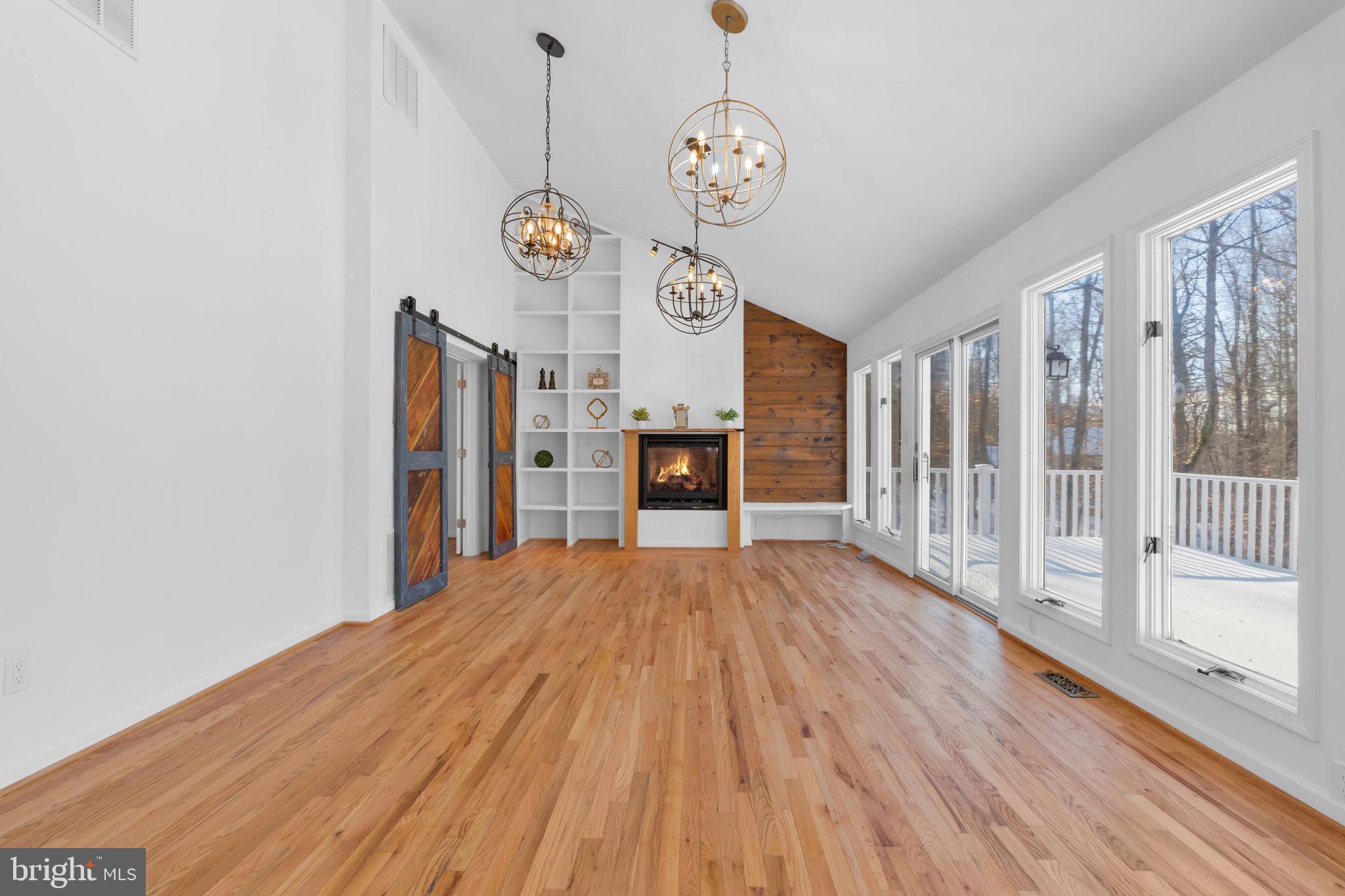 BREEZY POINT - Residential