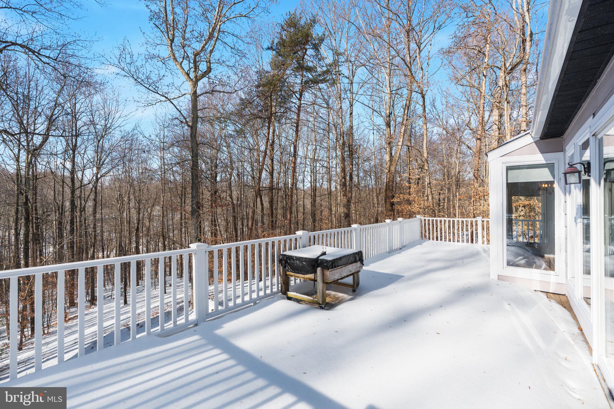 BREEZY POINT - Residential