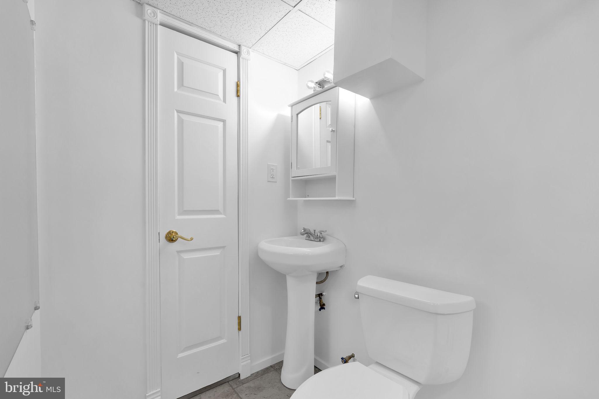 BREEZY POINT - Residential