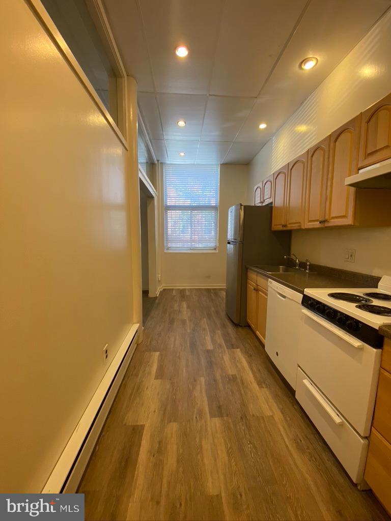 WASHINGTON SQ WEST - Residential Lease