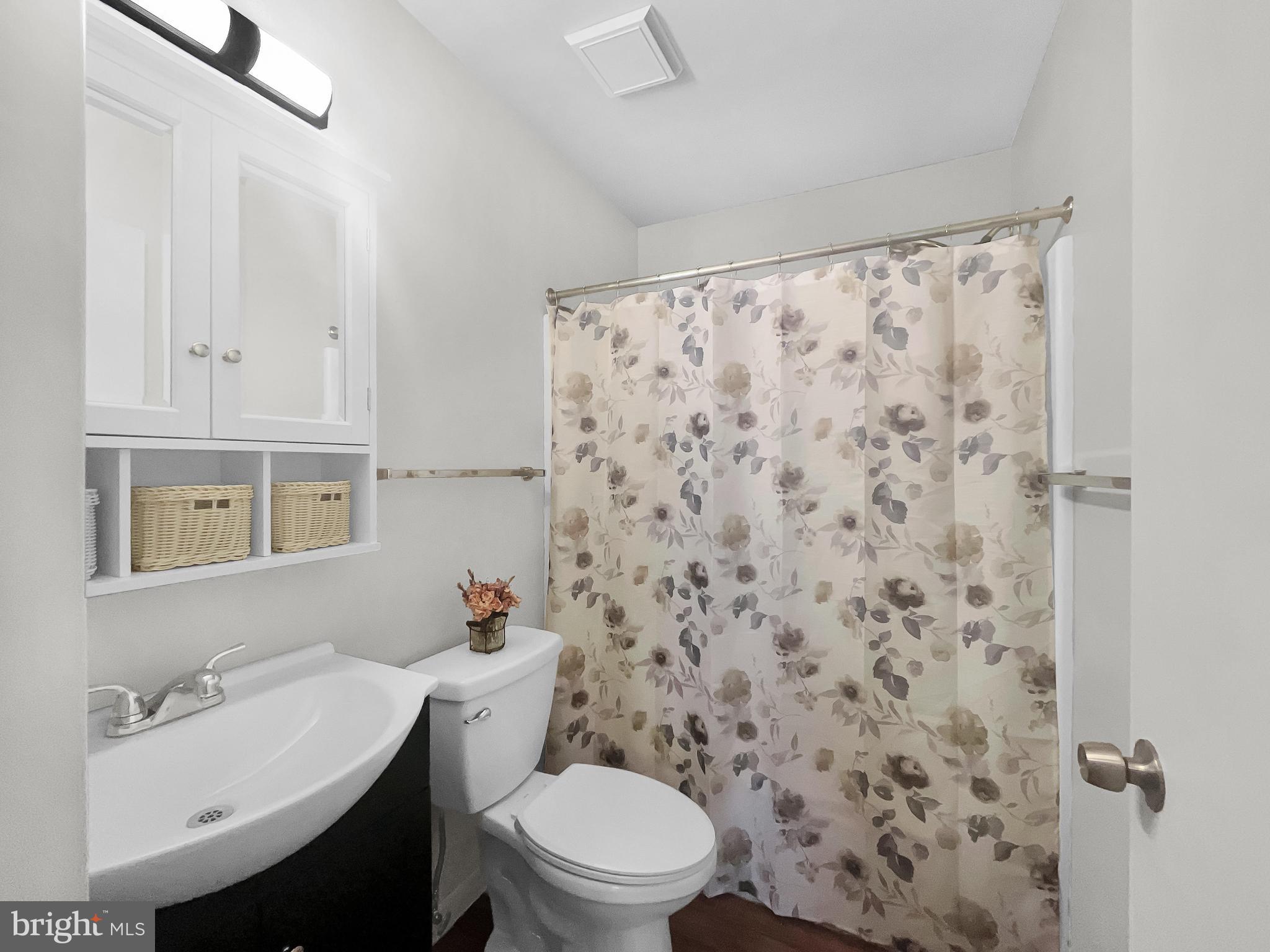 LEXINGTON WOODS - Residential