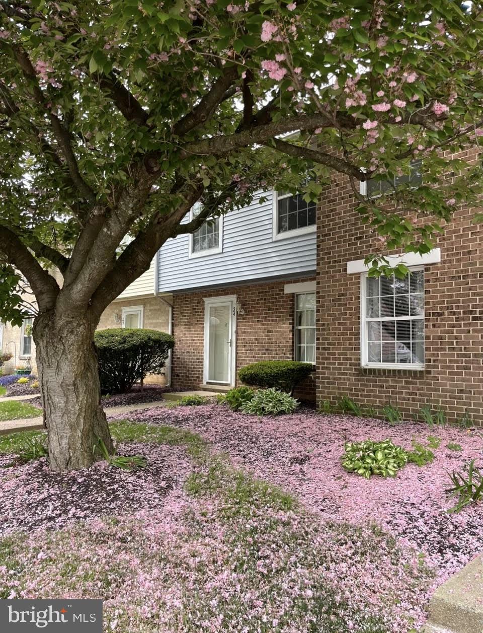 LEXINGTON WOODS - Residential