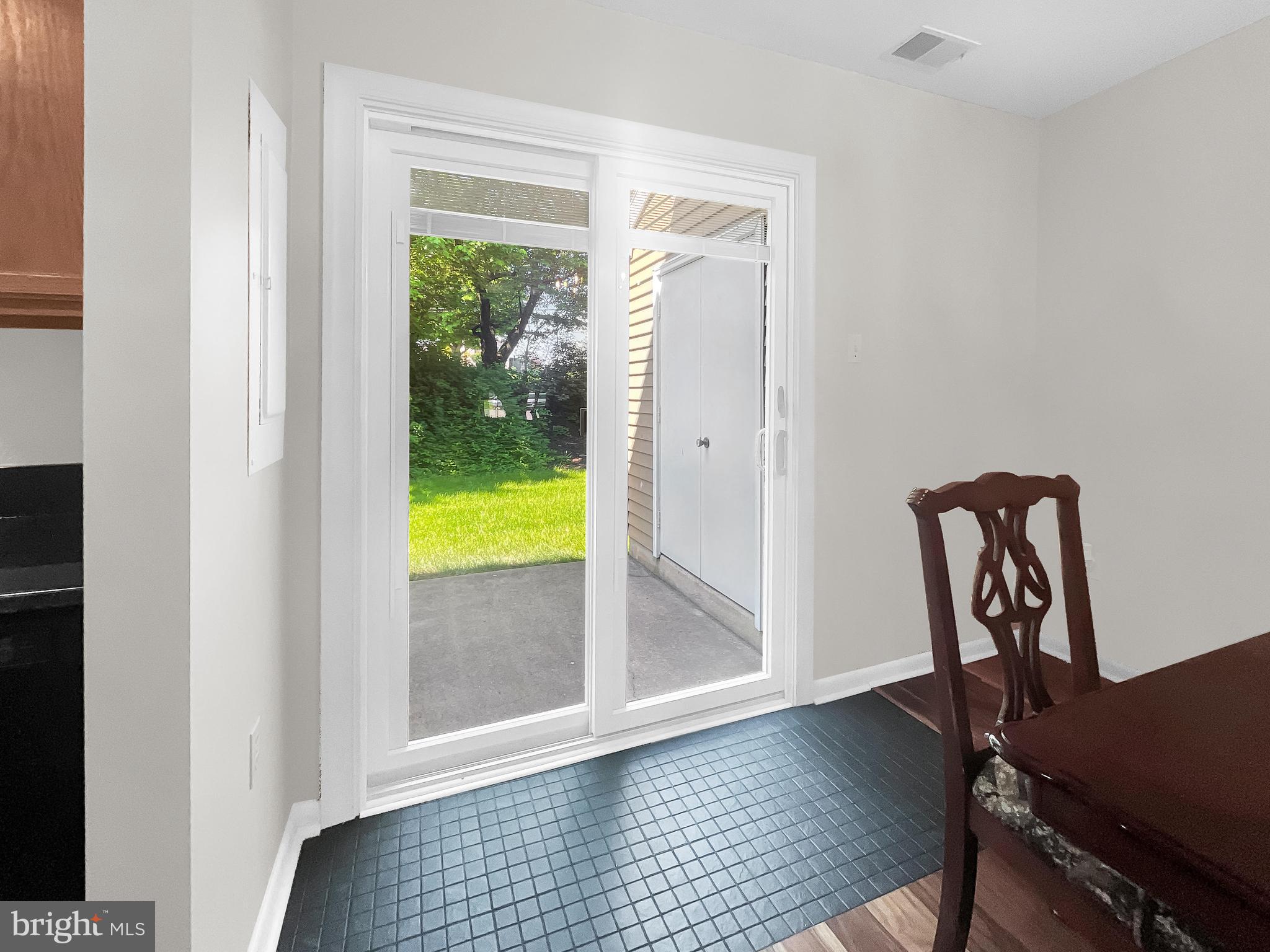 LEXINGTON WOODS - Residential