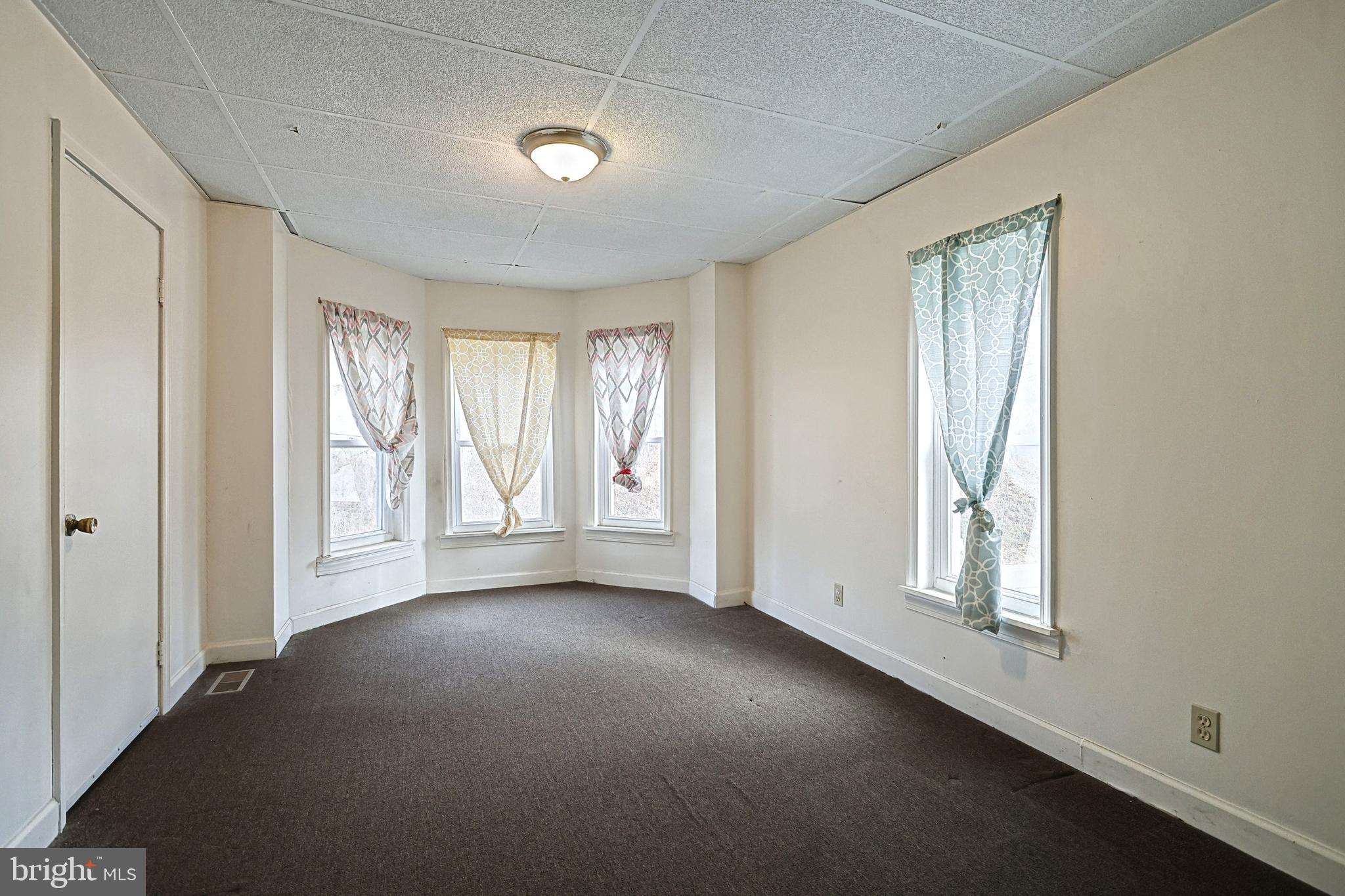 WINDSOR BORO - Residential Income