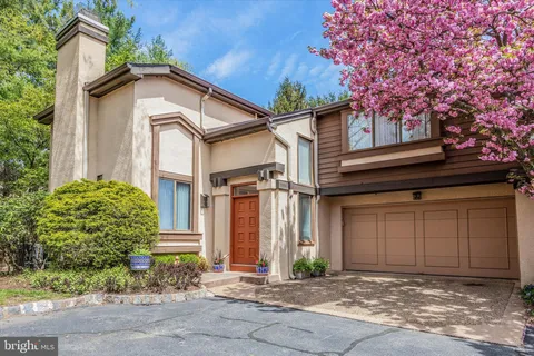 466 Sayre Drive, Princeton, NJ MLS: NJMX2009178